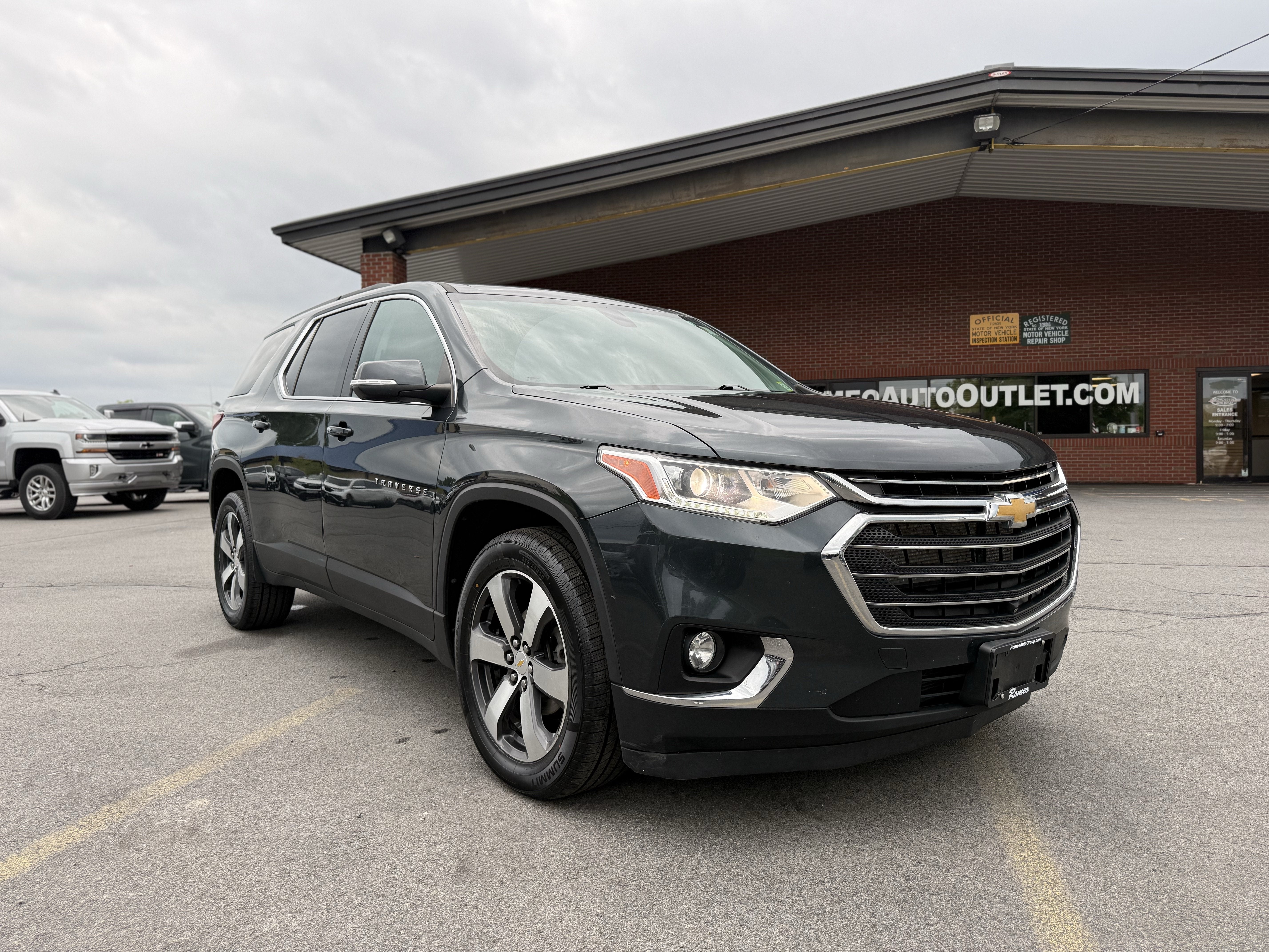 2021 Chevrolet Traverse LT Leather