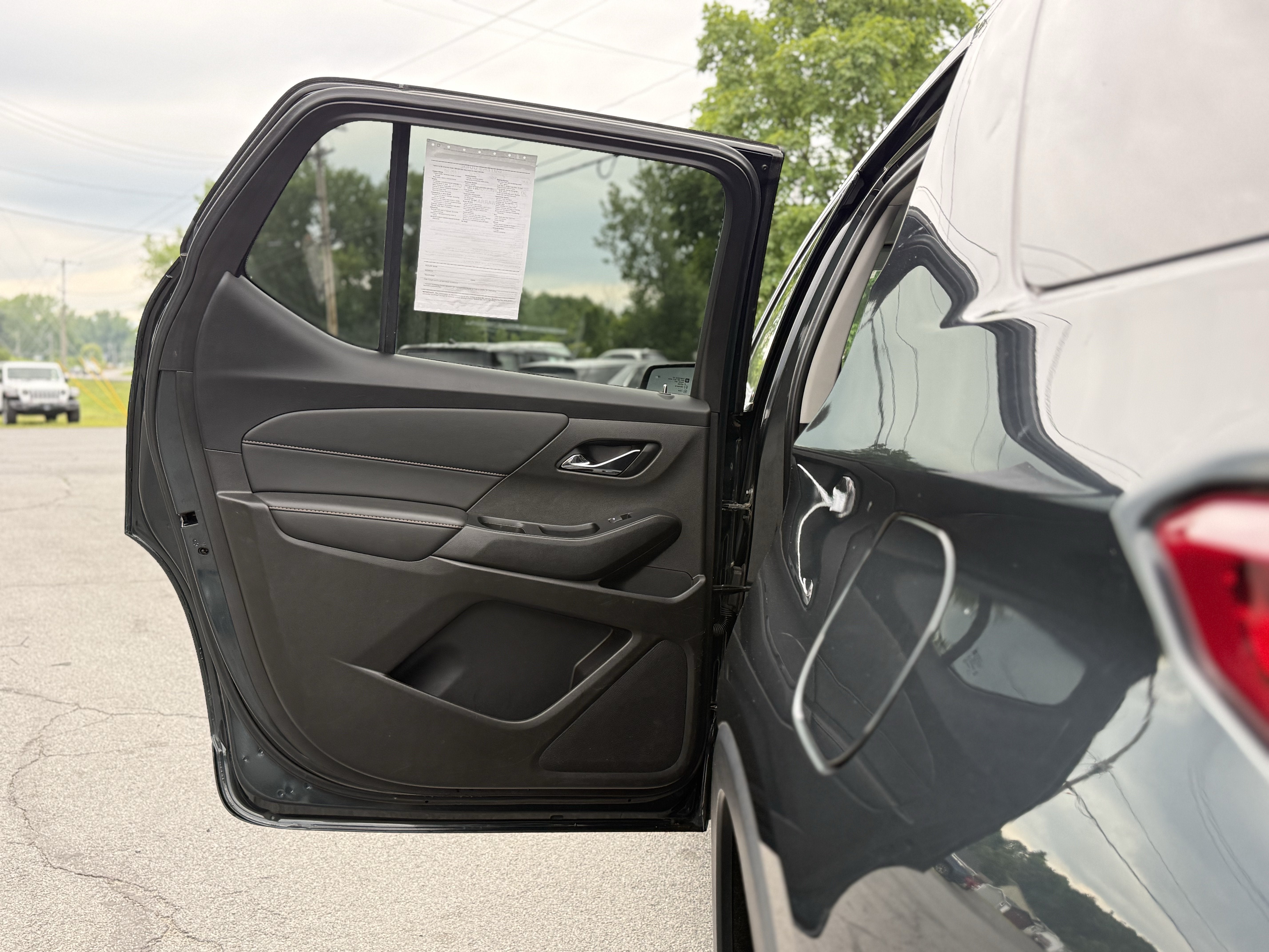 2021 Chevrolet Traverse LT Leather