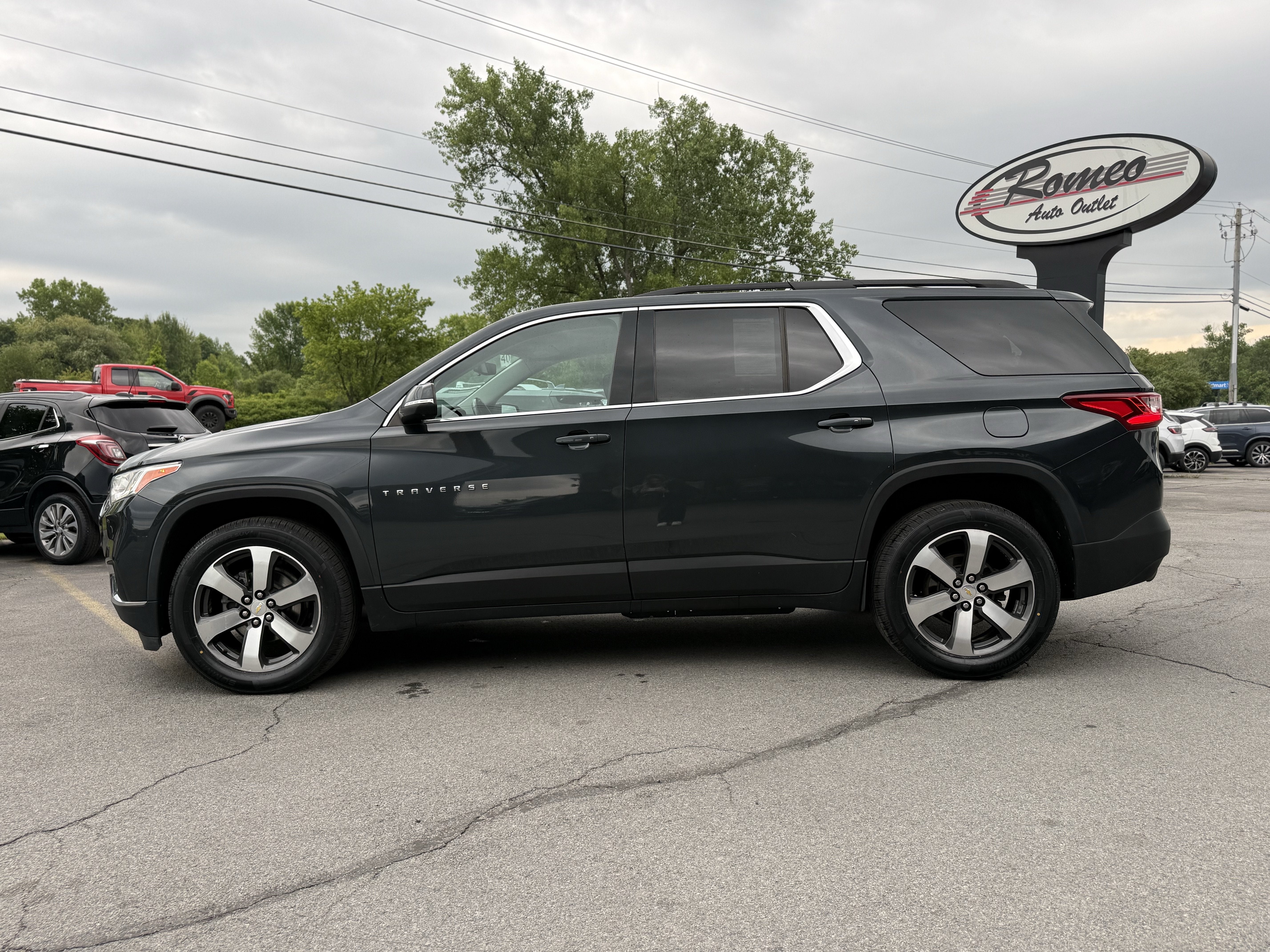 2021 Chevrolet Traverse LT Leather