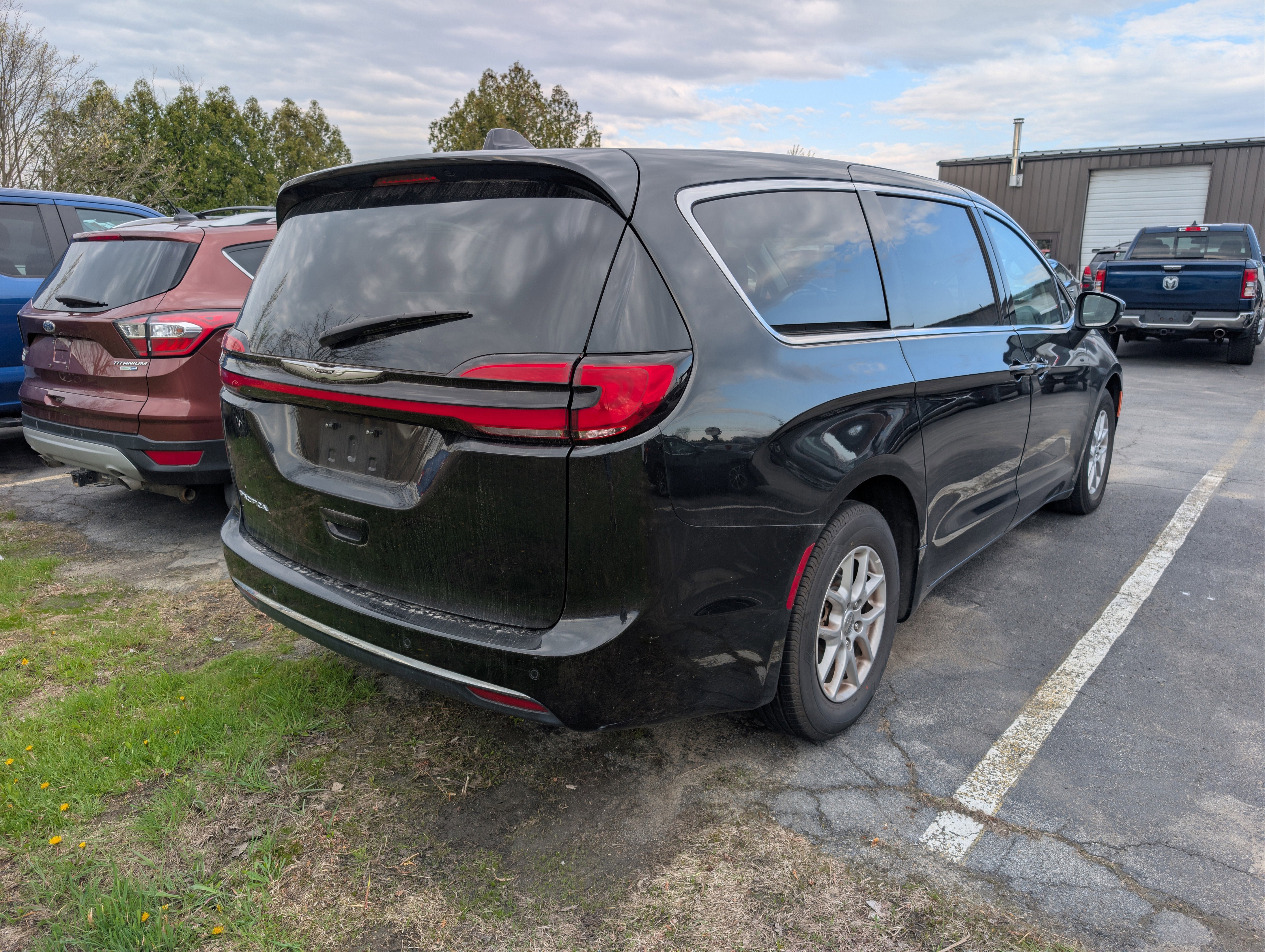 2023 Chrysler Pacifica Touring L