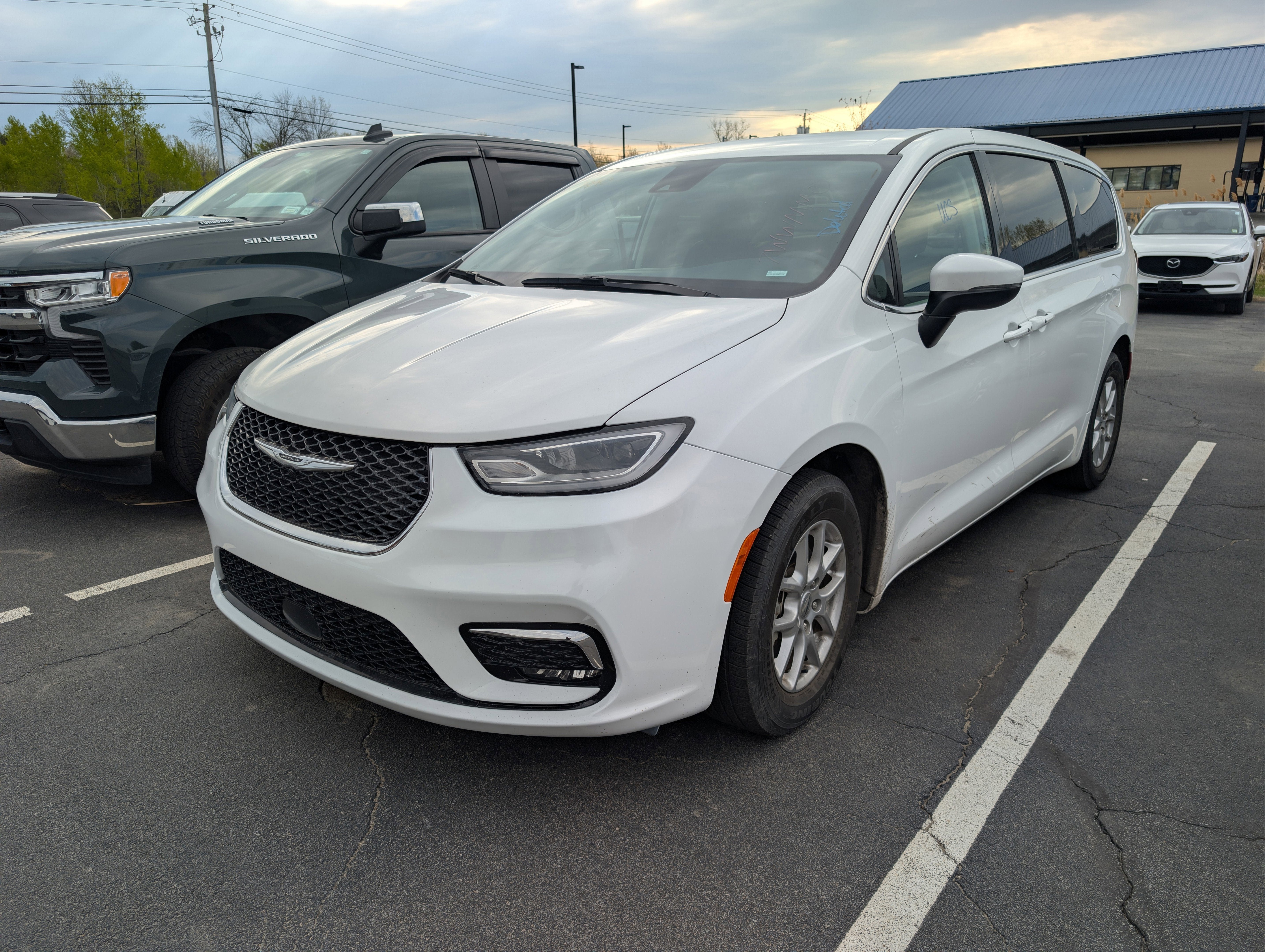 2023 Chrysler Pacifica Touring L
