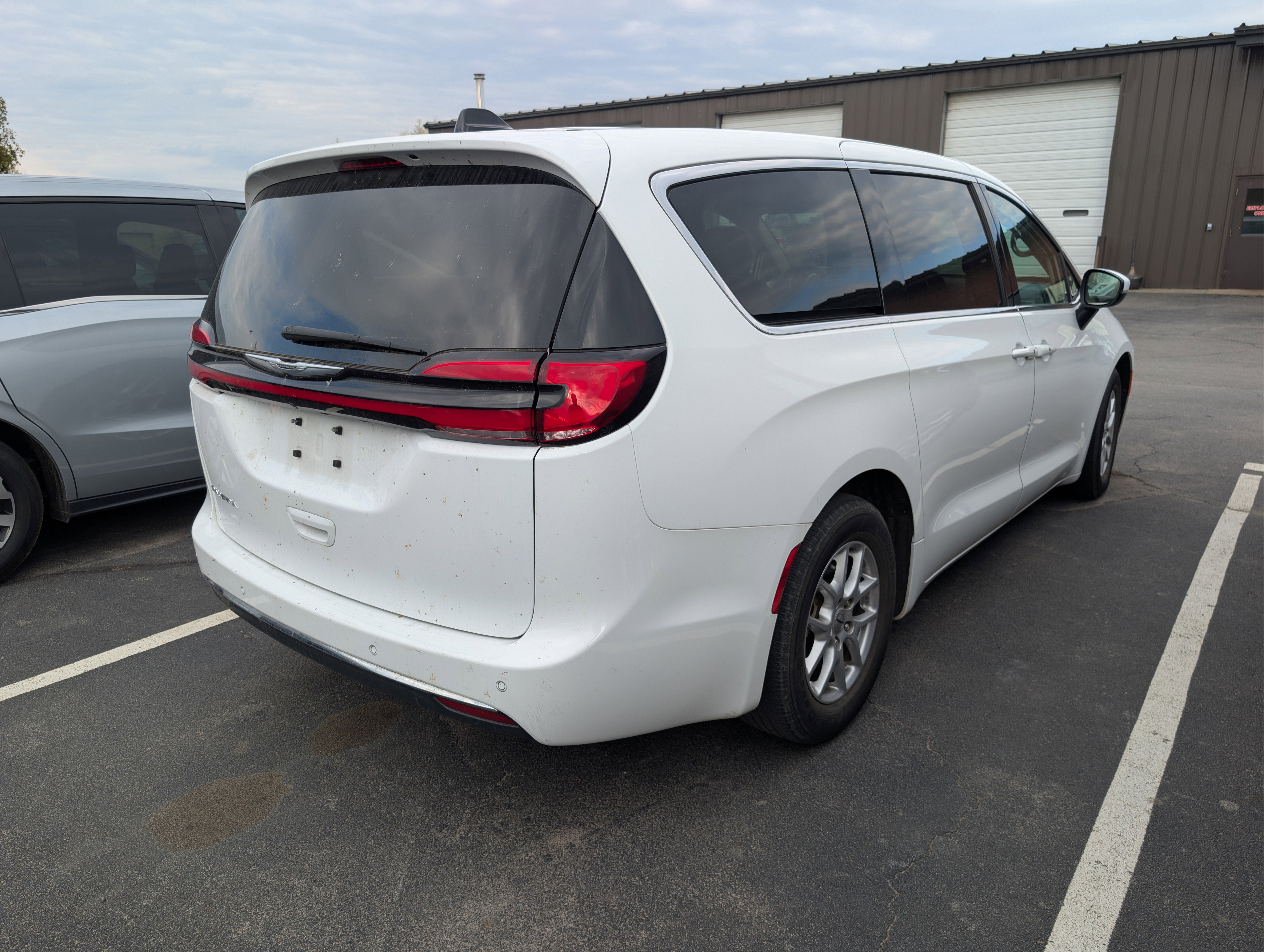 2023 Chrysler Pacifica Touring L