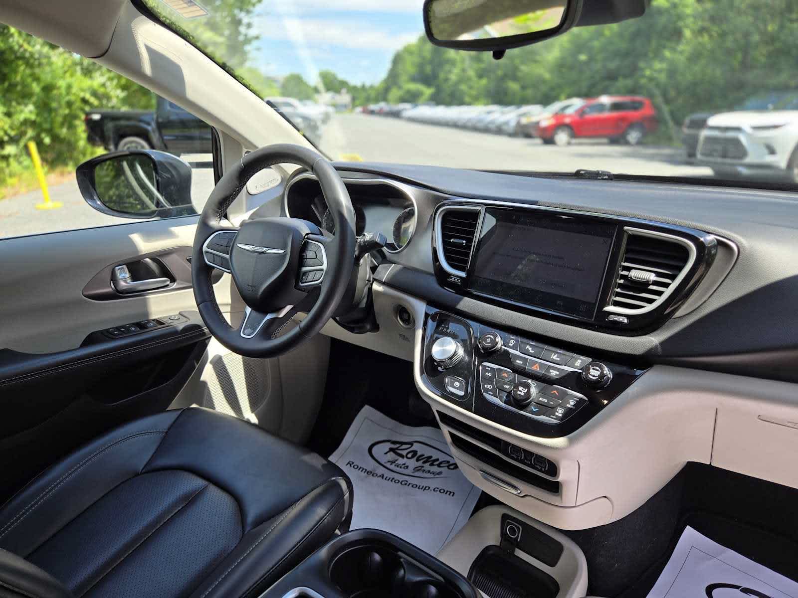 2024 Chrysler Pacifica Touring L