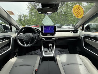 2025 Toyota RAV4 XLE Premium