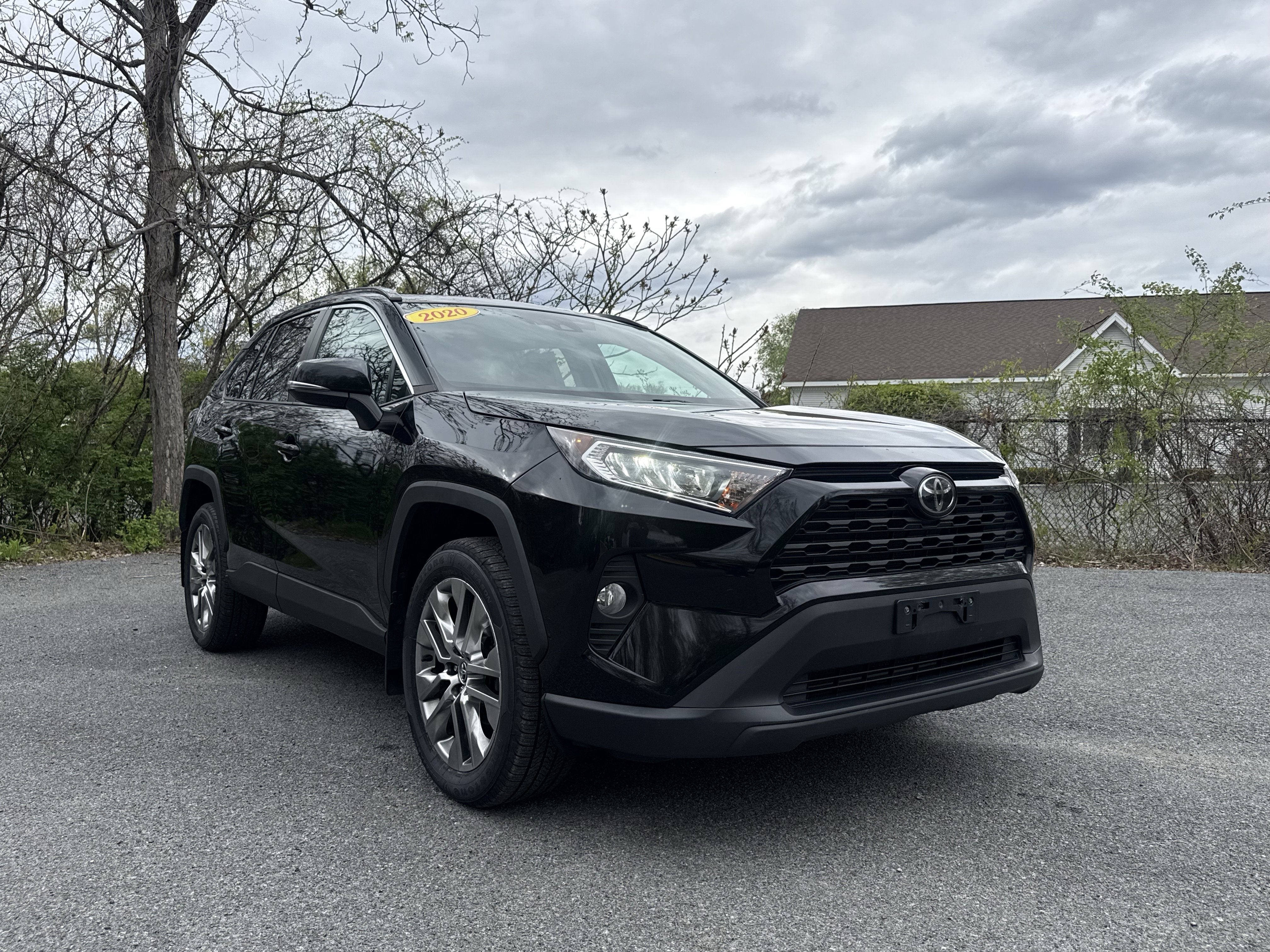 2020 Toyota RAV4 XLE Premium