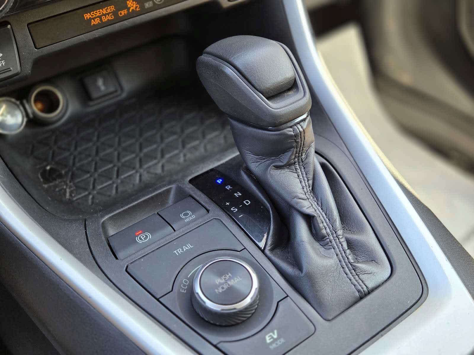 2020 Toyota RAV4 Hybrid LE
