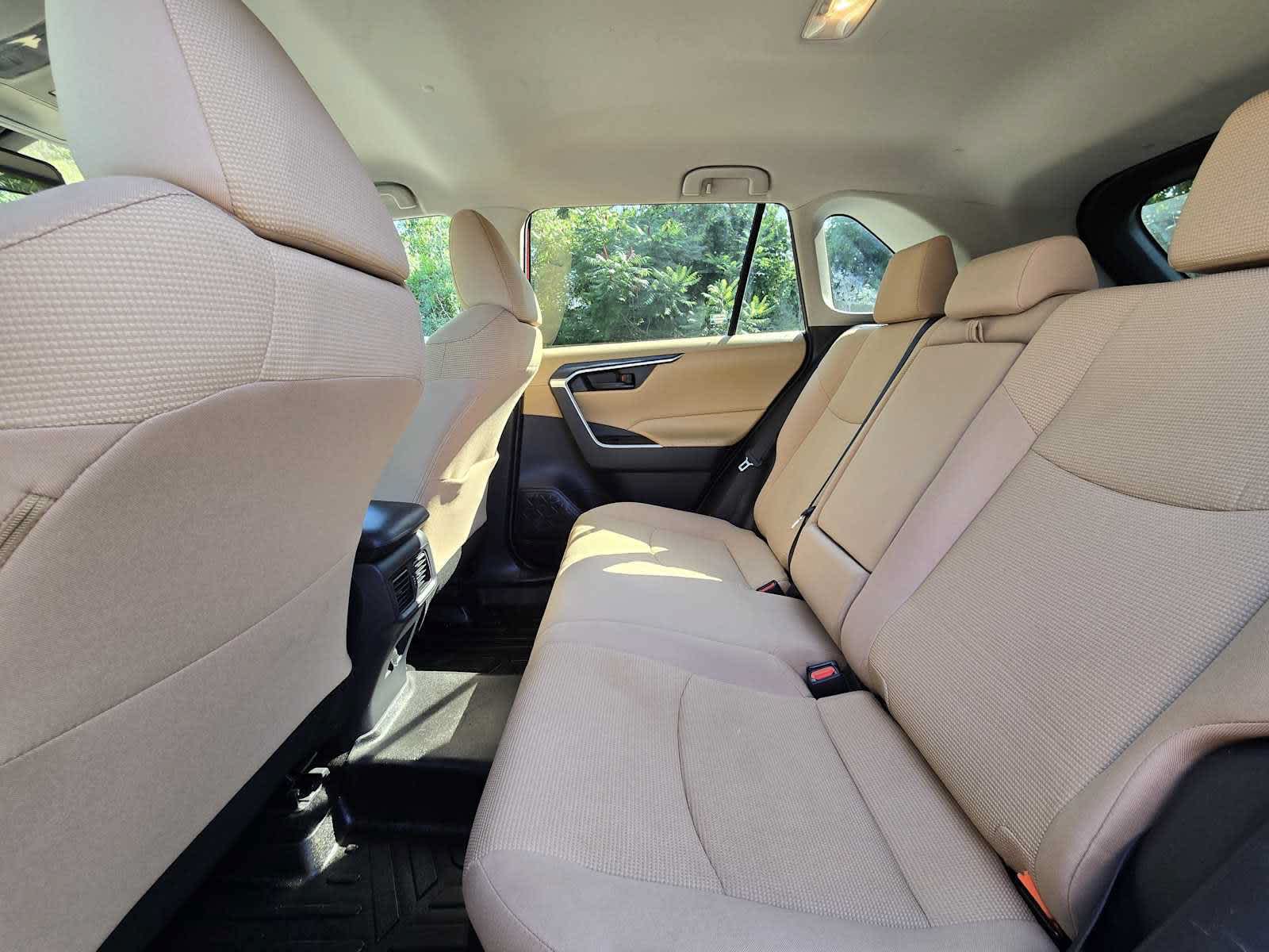 2020 Toyota RAV4 Hybrid LE