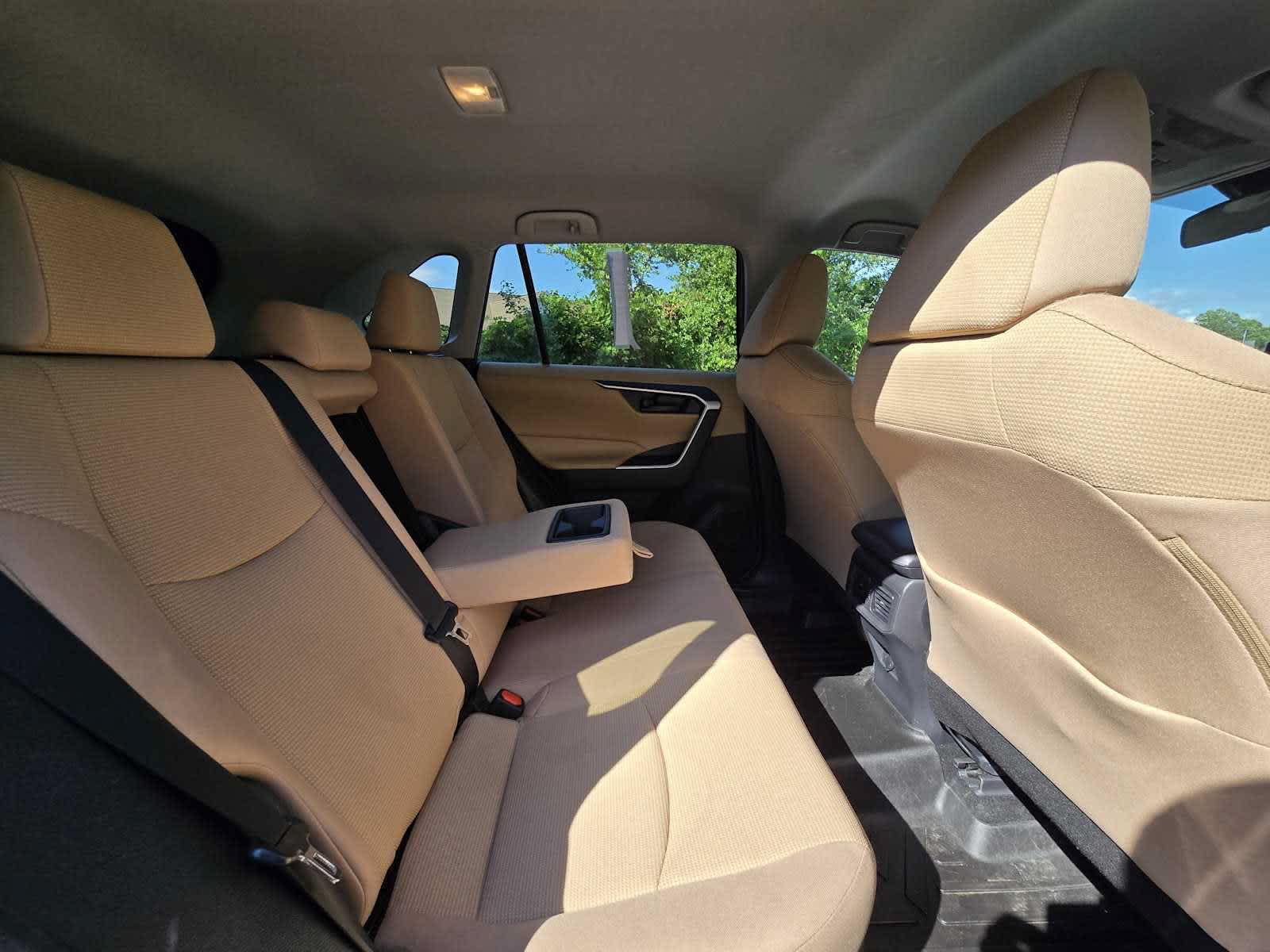 2020 Toyota RAV4 Hybrid LE