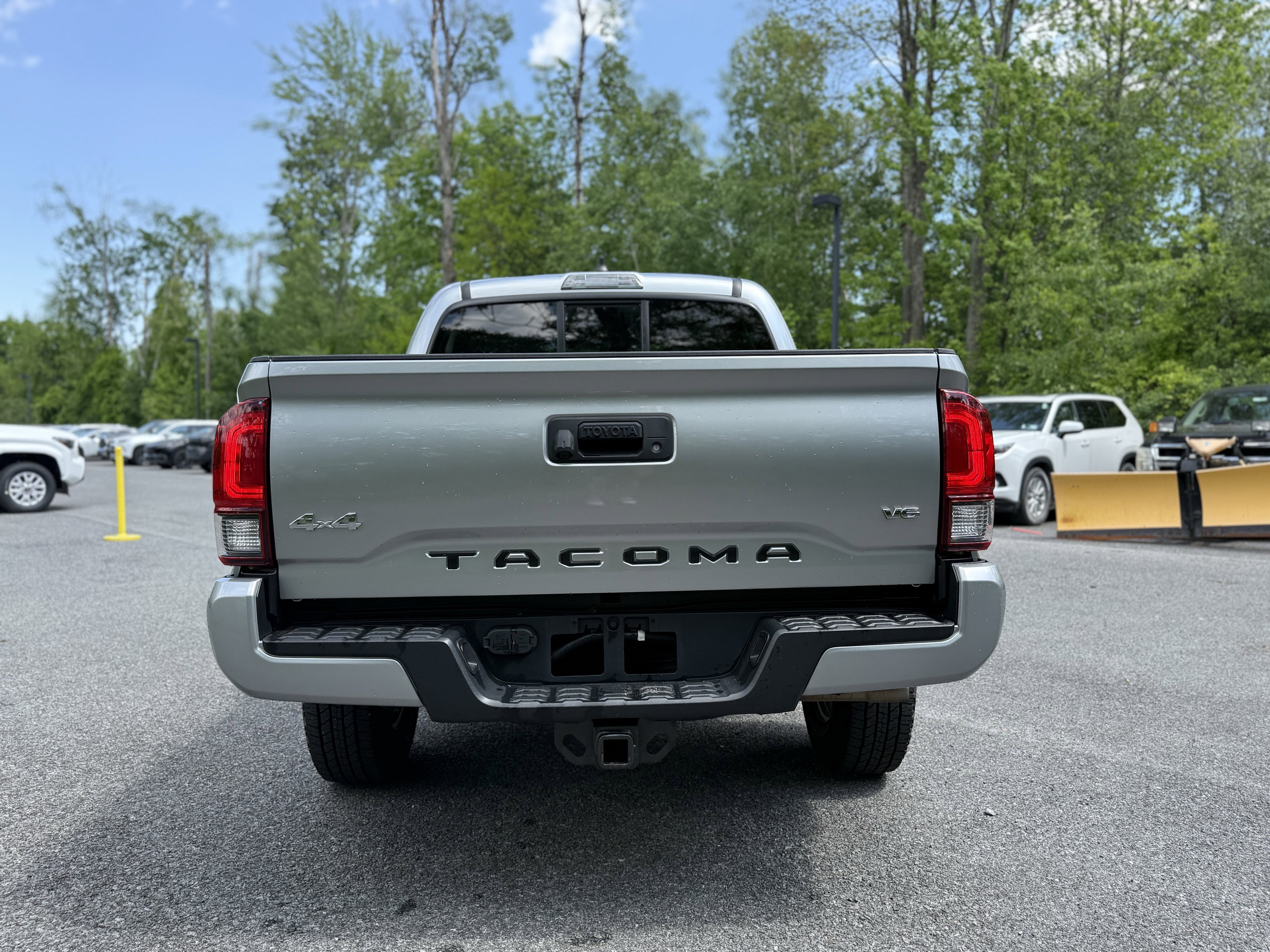 2022 Toyota Tacoma SR V6