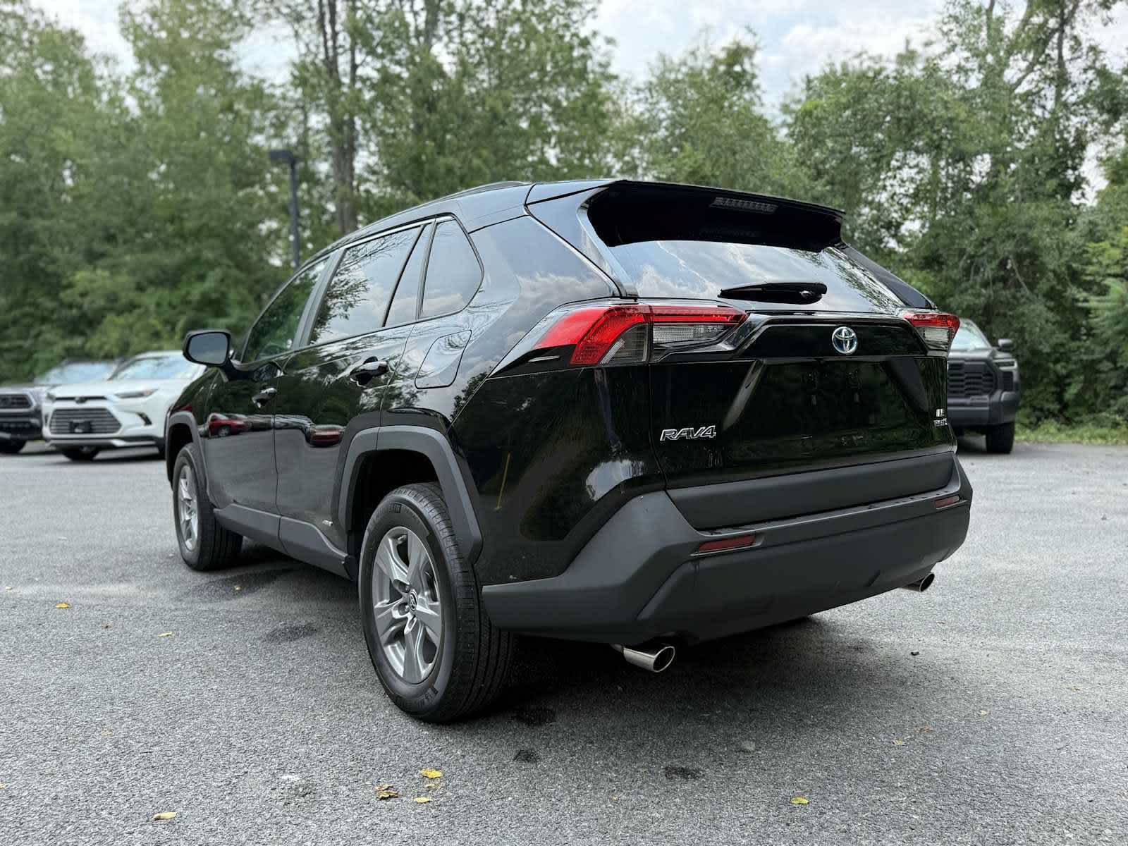 2022 Toyota RAV4 Hybrid LE