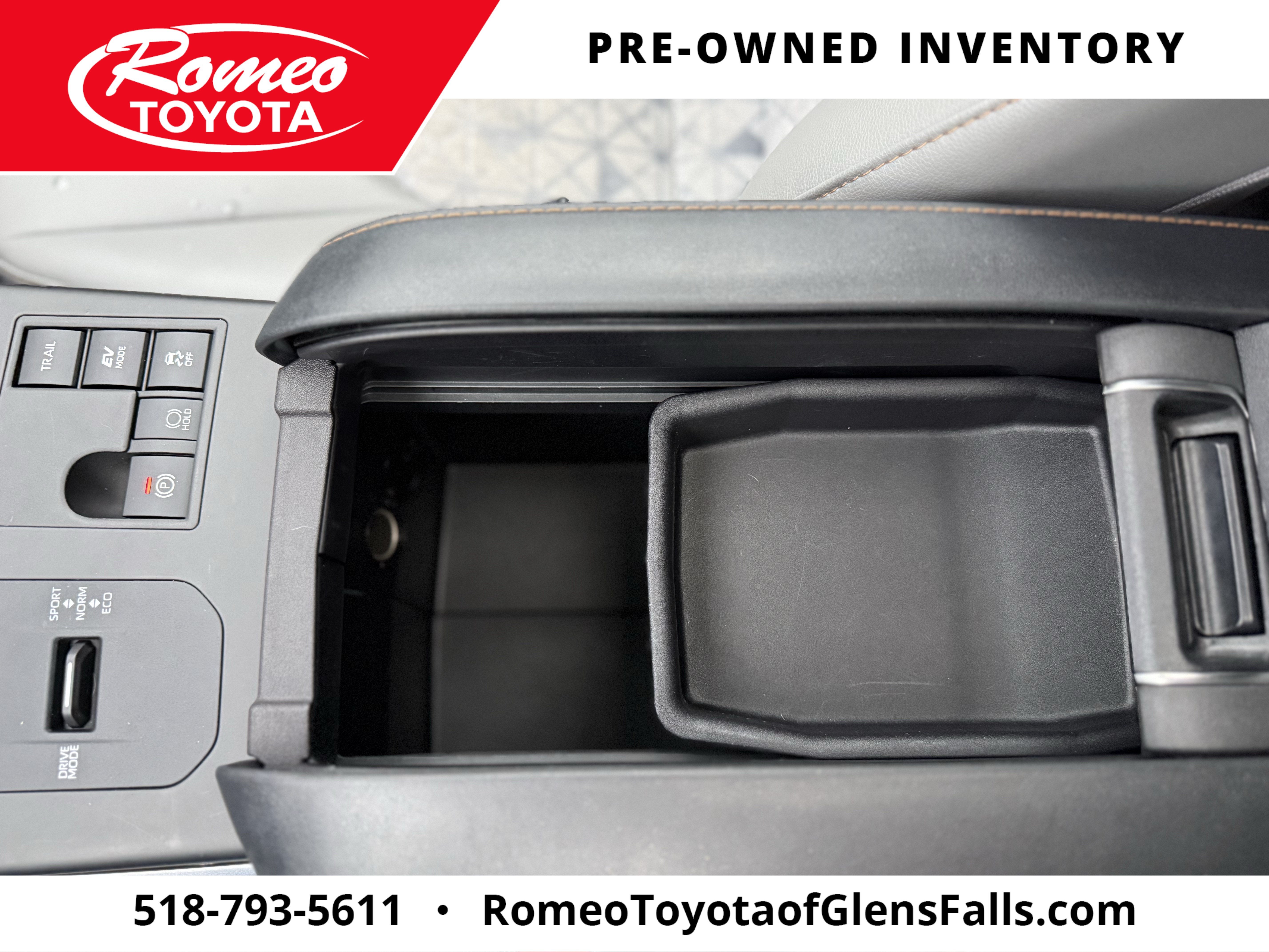 2023 Toyota Highlander Hybrid Bronze Edition