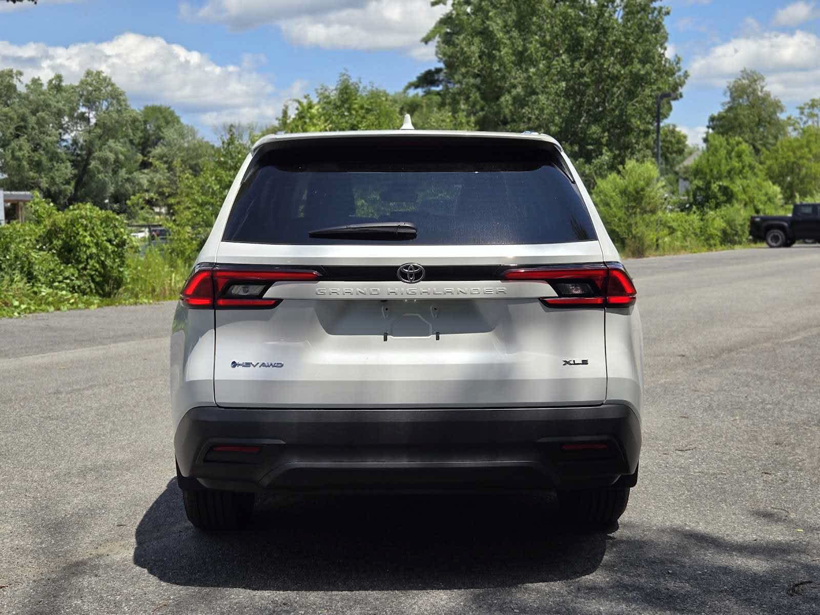 2025 Toyota Grand Highlander Hybrid XLE