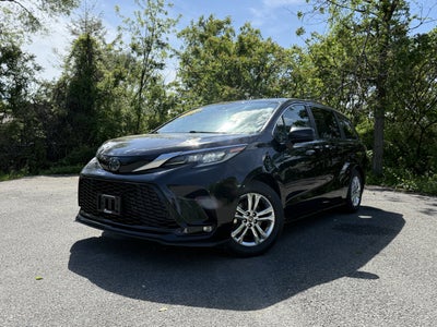 2022 Toyota Sienna XSE 7 Passenger