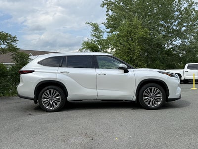 2024 Toyota Highlander Platinum