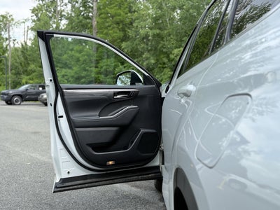 2024 Toyota Highlander Platinum