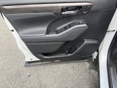 2024 Toyota Highlander Platinum