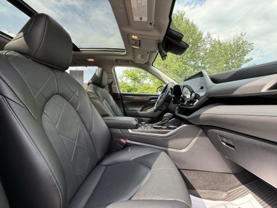 2024 Toyota Highlander Platinum