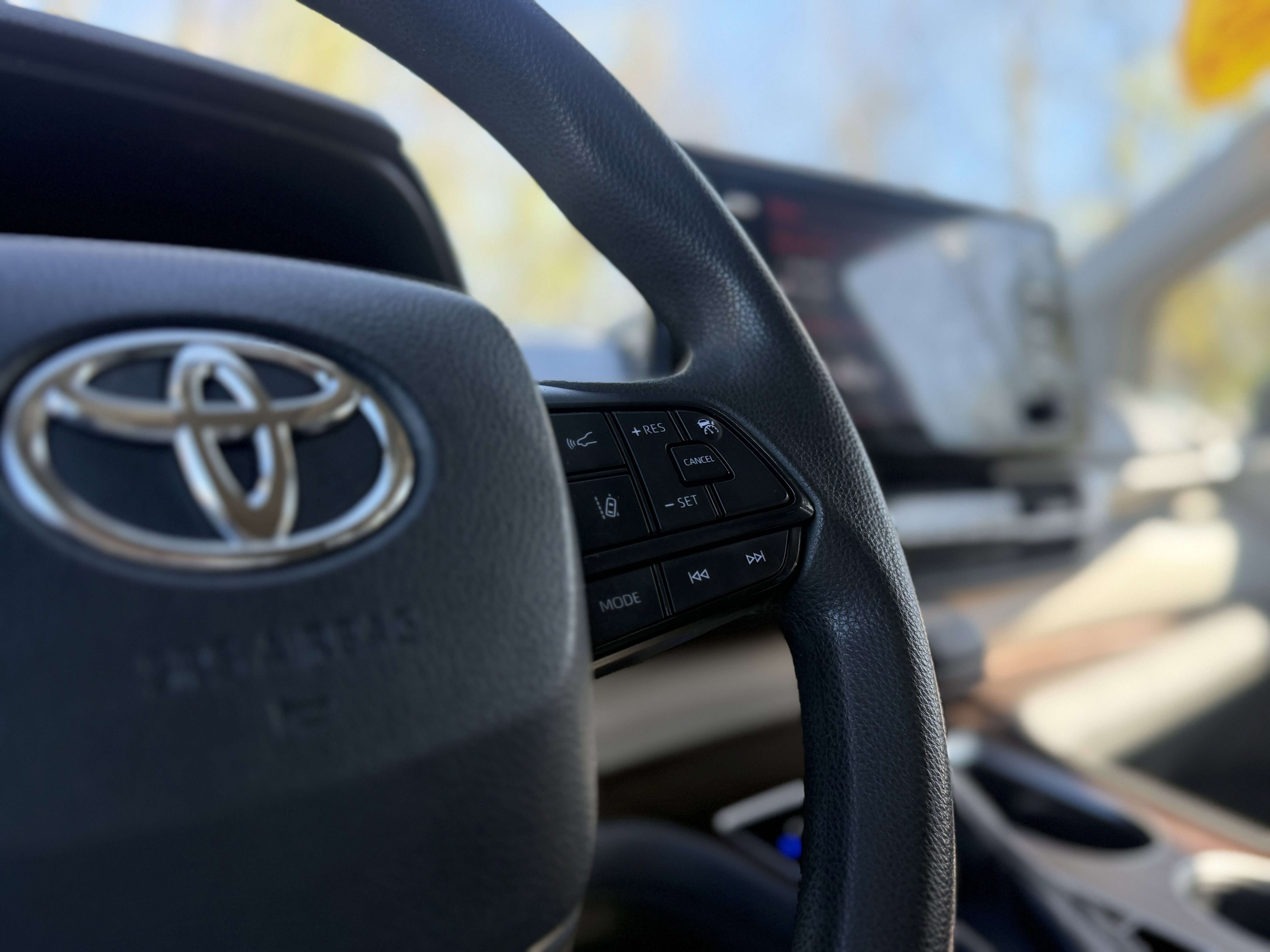 2022 Toyota Sienna LE 8 Passenger