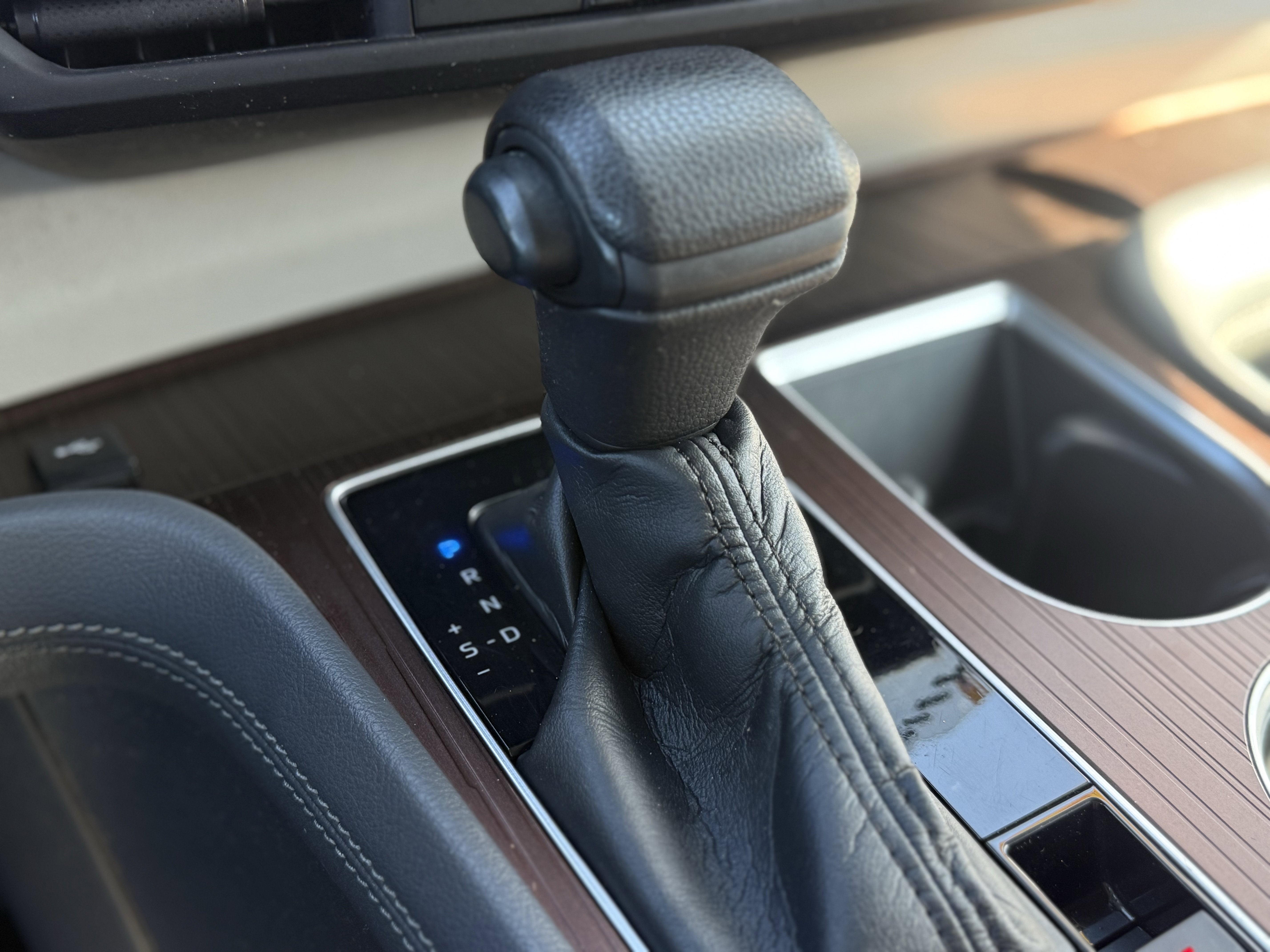 2022 Toyota Sienna LE 8 Passenger