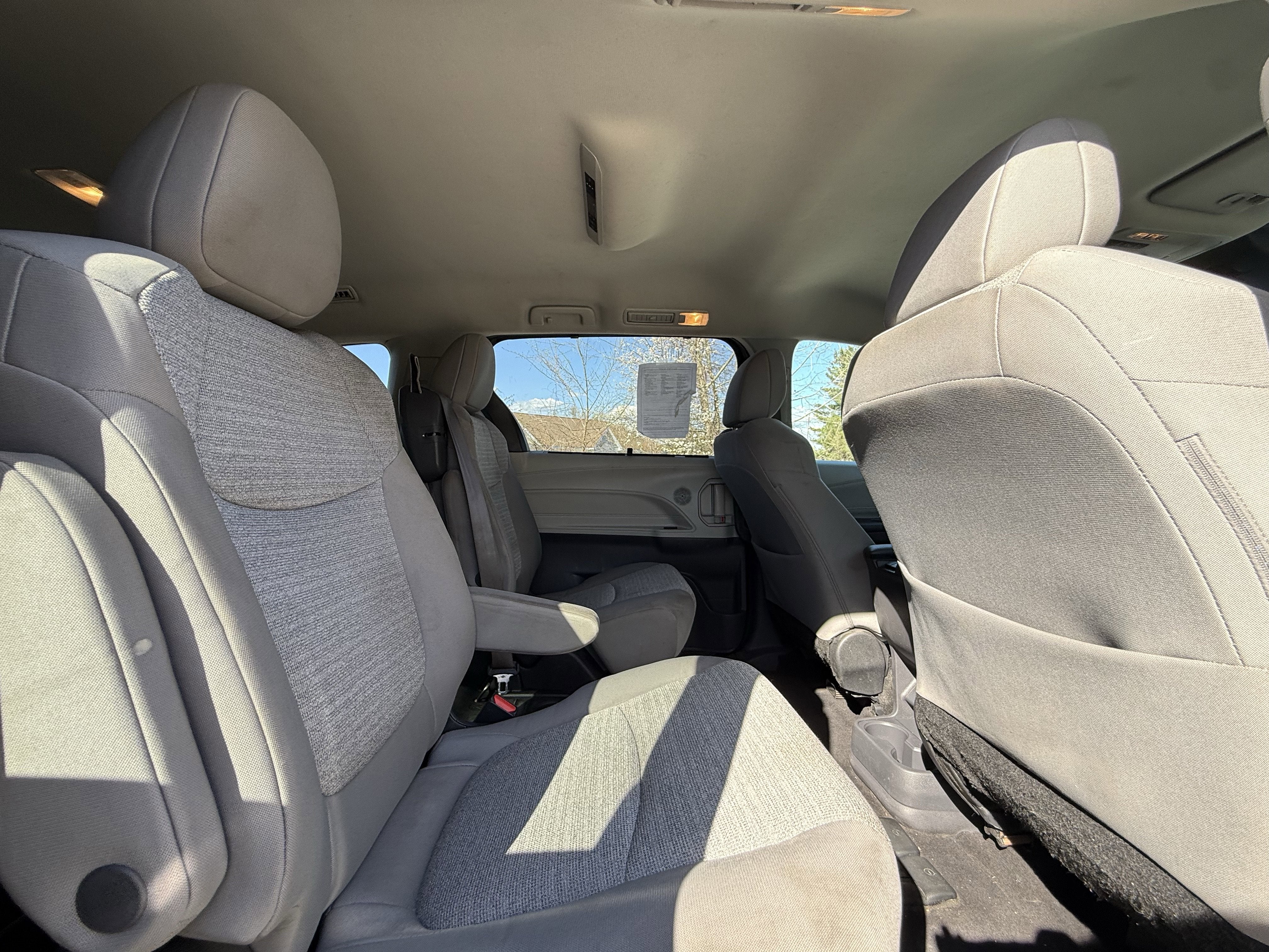 2022 Toyota Sienna LE 8 Passenger
