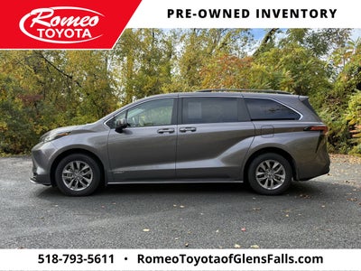 2021 Toyota Sienna LE 8 Passenger