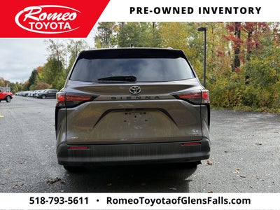 2021 Toyota Sienna LE 8 Passenger