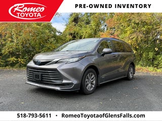 2021 Toyota Sienna LE 8 Passenger