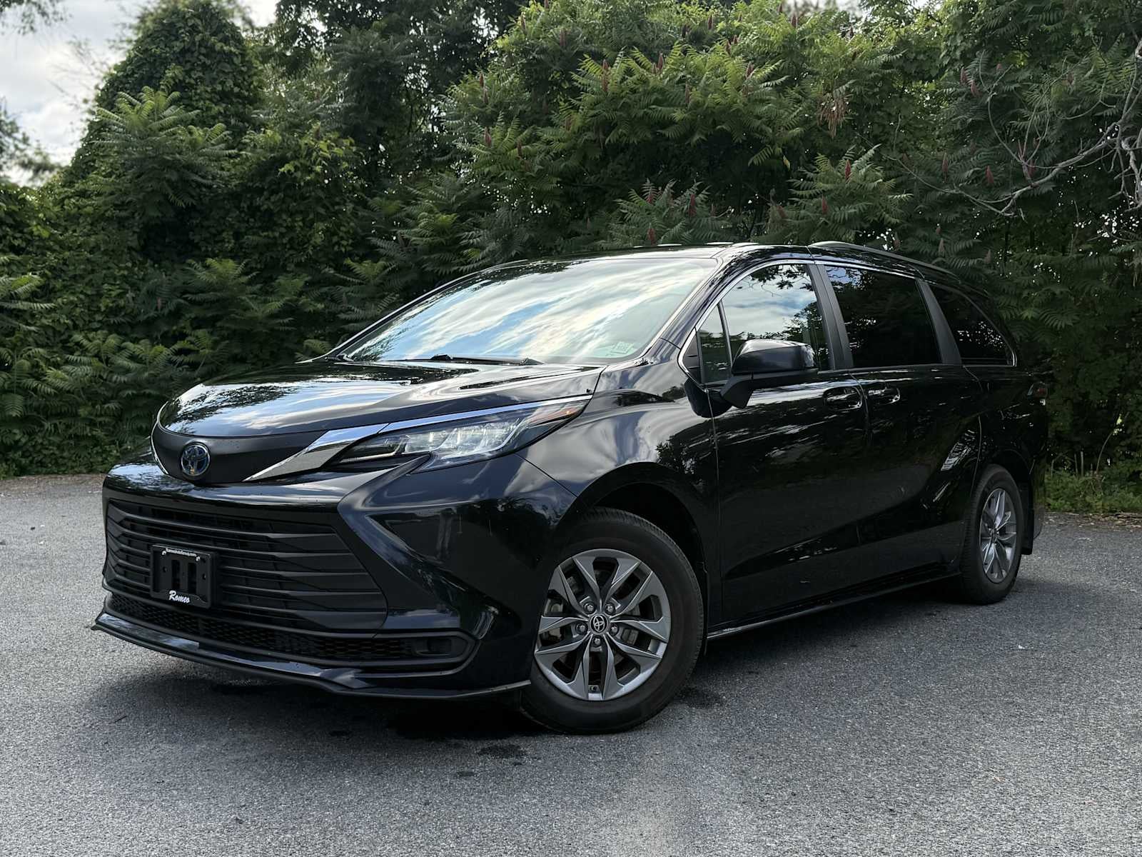 2022 Toyota Sienna LE