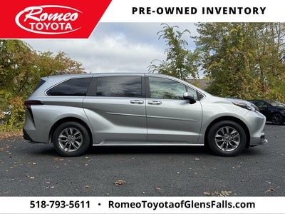 2024 Toyota Sienna LE 8 Passenger