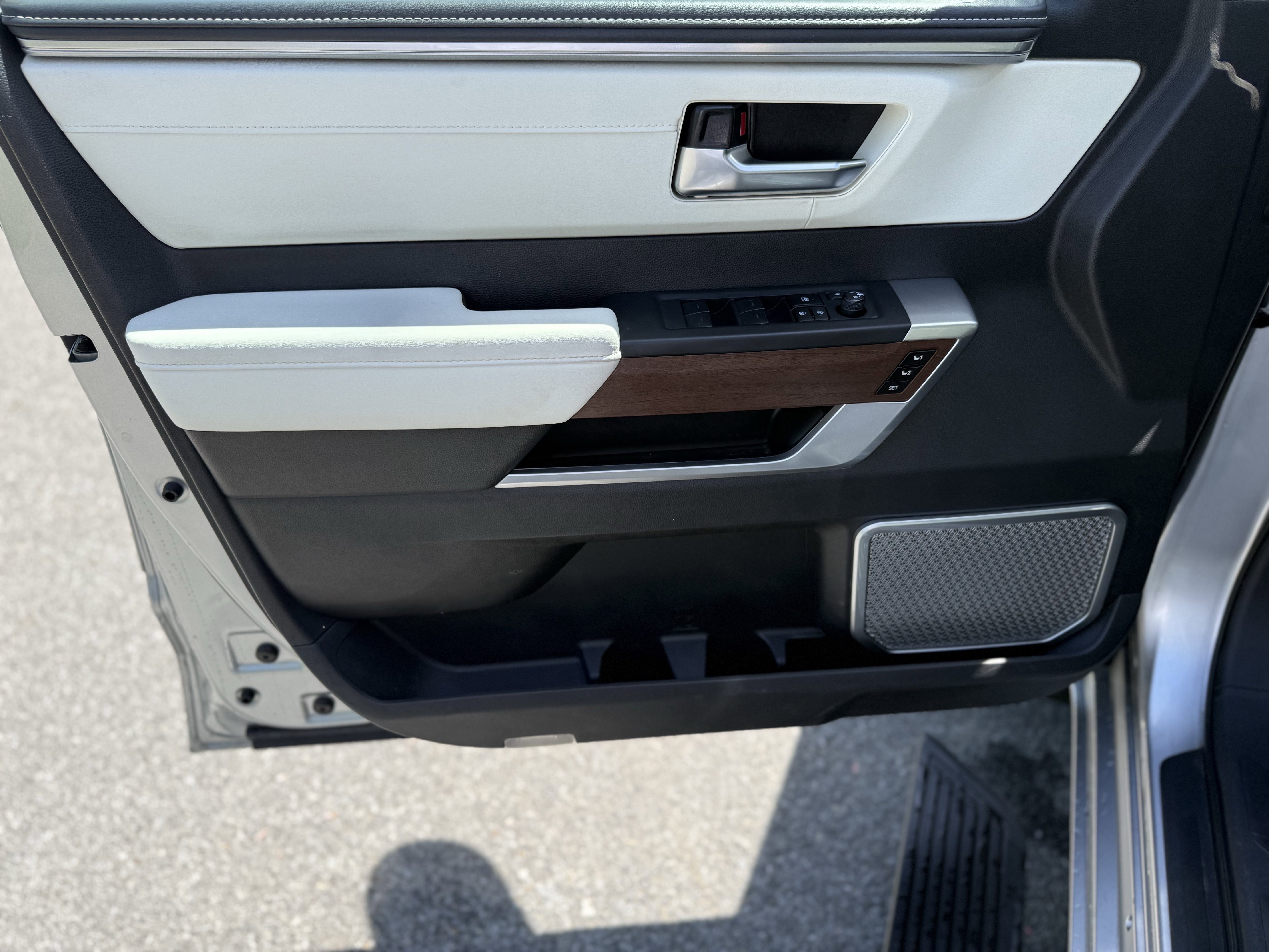 2024 Toyota Sequoia Capstone