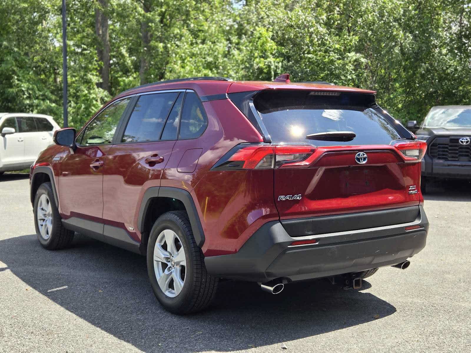 2020 Toyota RAV4 Hybrid XLE
