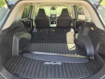 2020 Toyota RAV4 Hybrid XLE