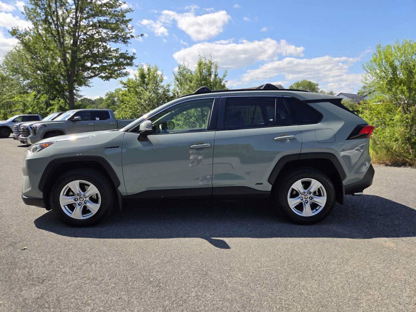 2020 Toyota RAV4 Hybrid XLE