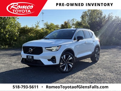 2024 Volvo XC40 B5 Plus Dark Theme