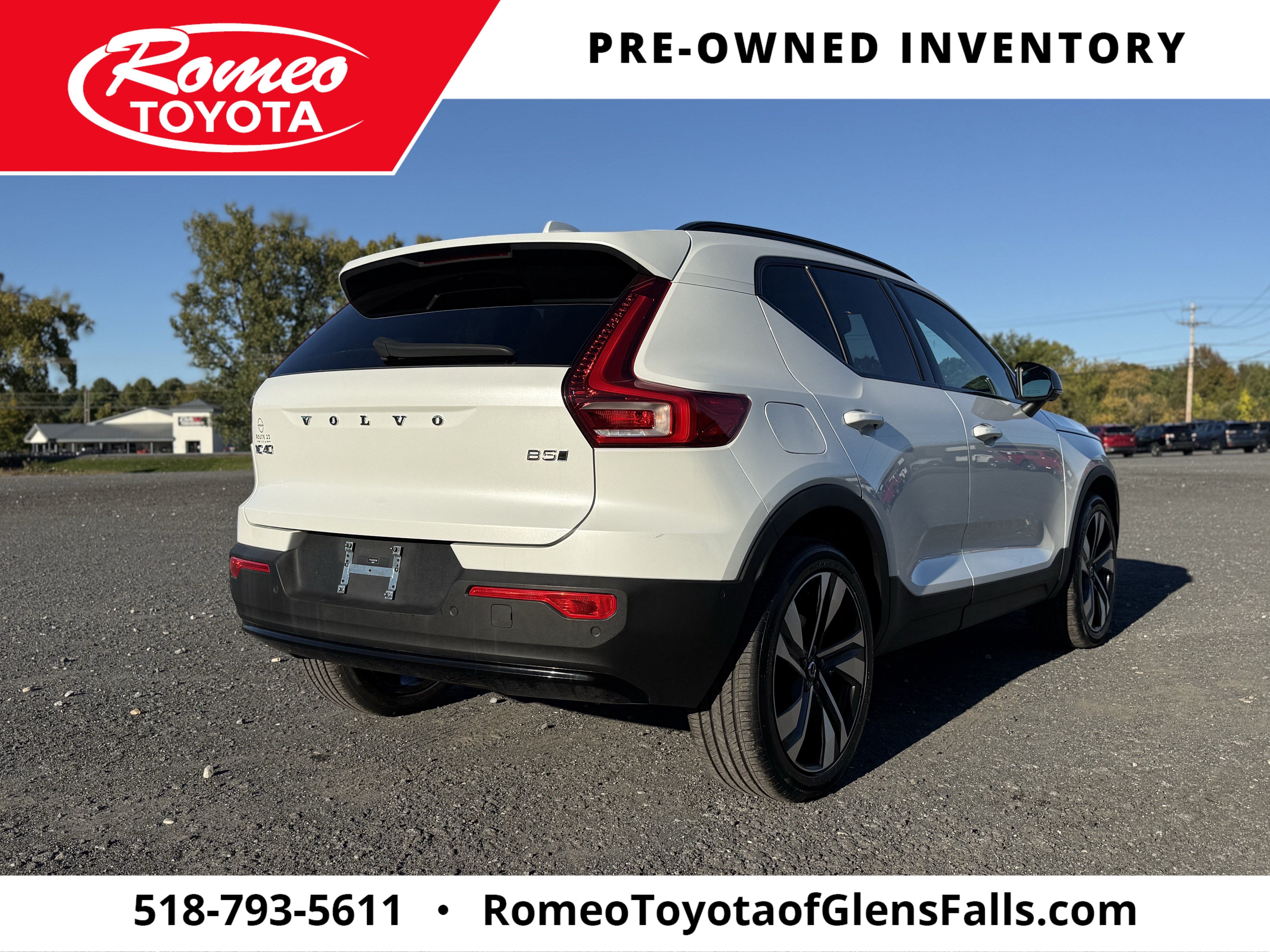 2024 Volvo XC40 B5 Plus Dark Theme