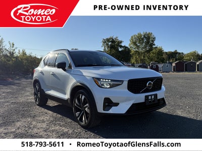 2024 Volvo XC40 B5 Plus Dark Theme