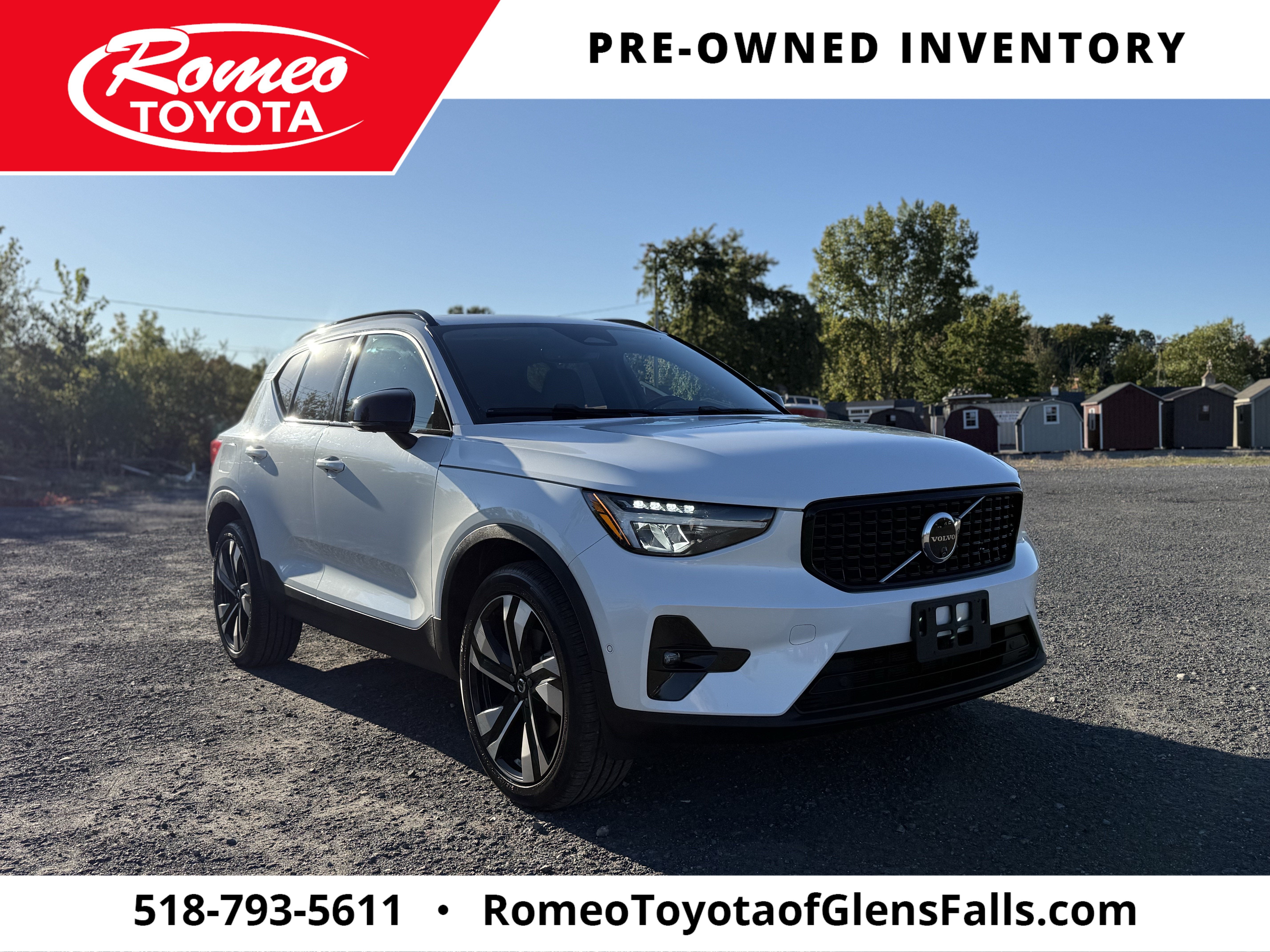 2024 Volvo XC40 B5 Plus Dark Theme