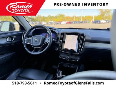 2024 Volvo XC40 B5 Plus Dark Theme