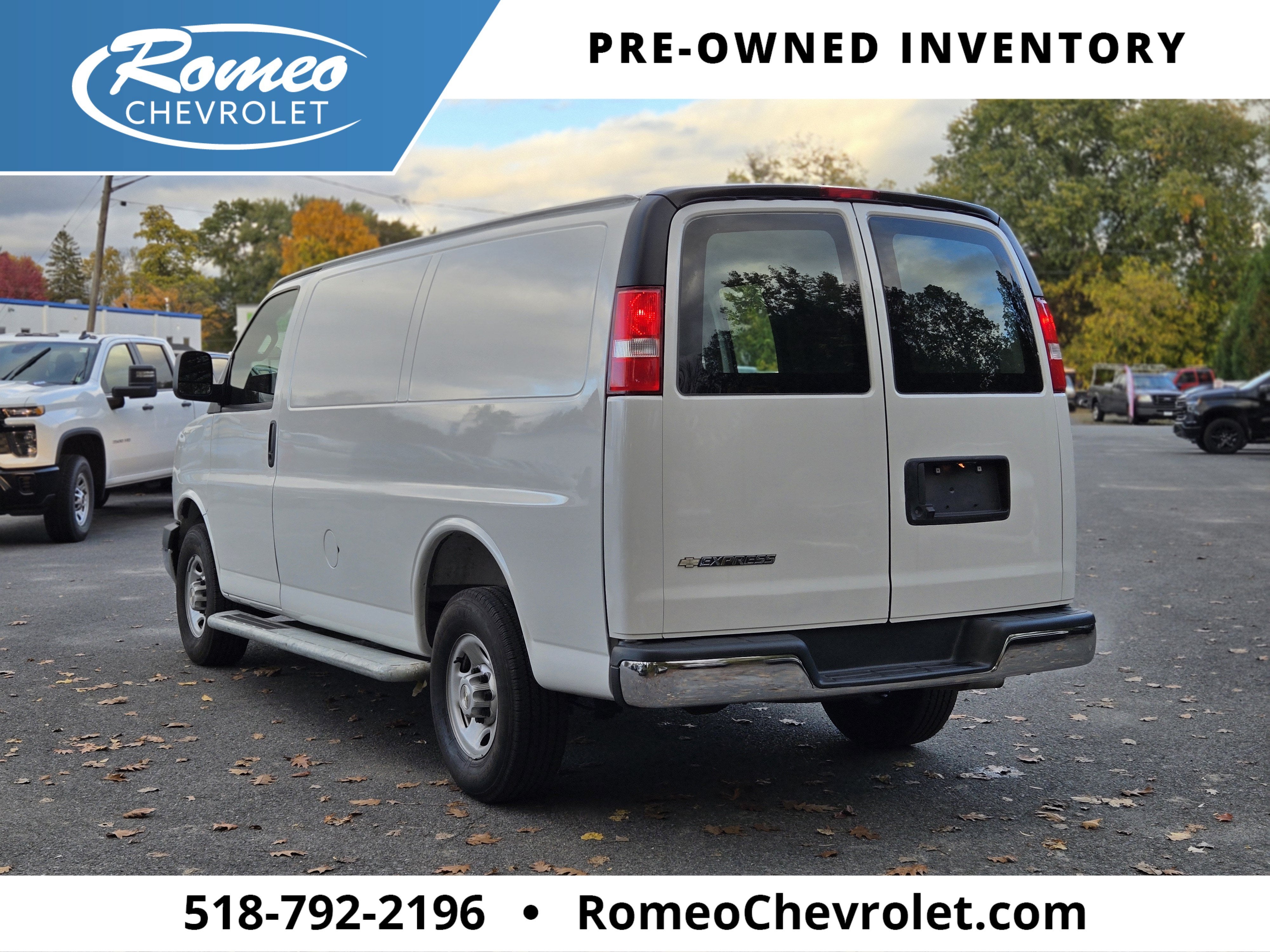 2025 Chevrolet Express Cargo WT