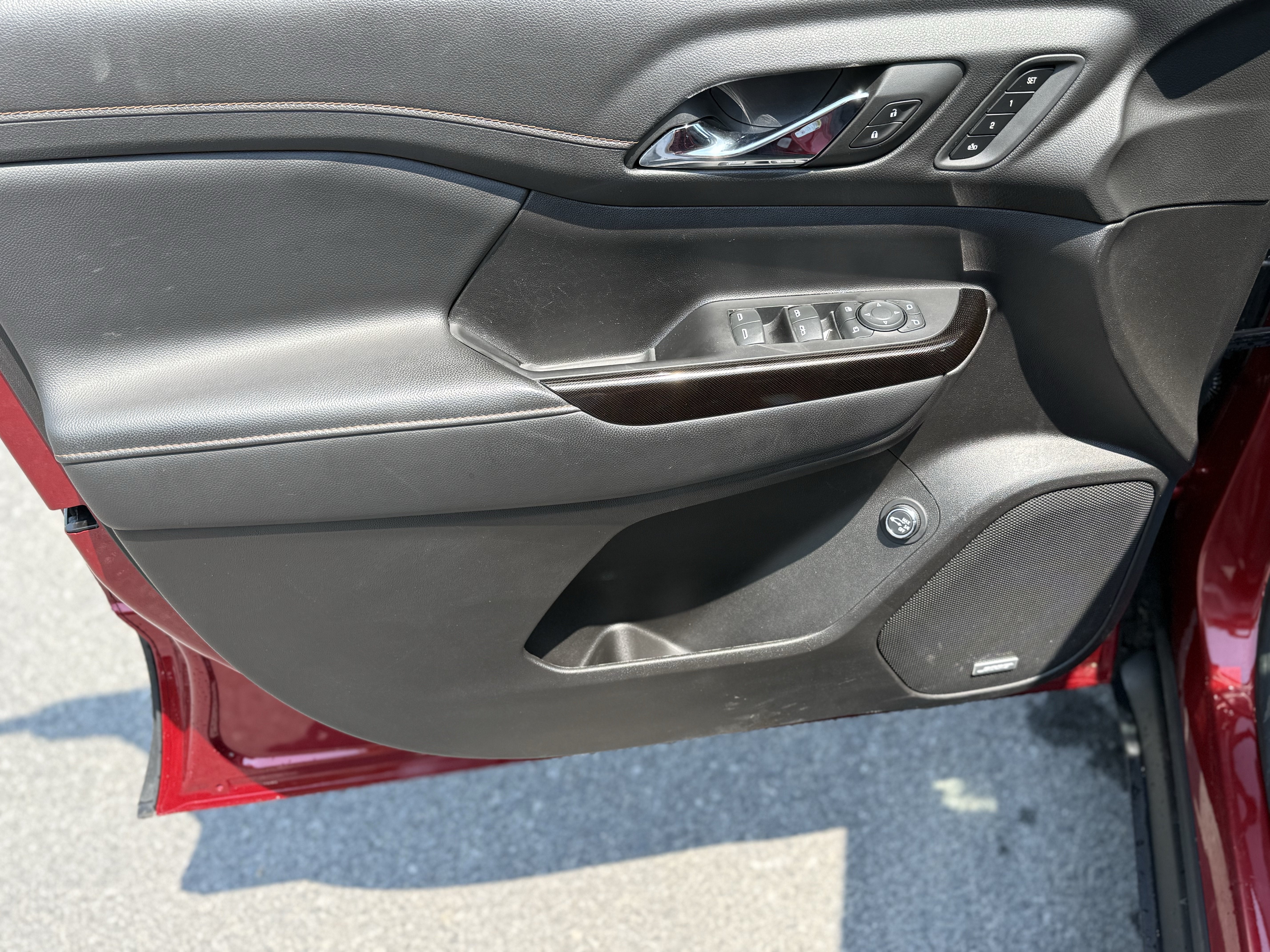 2023 GMC Acadia AT4