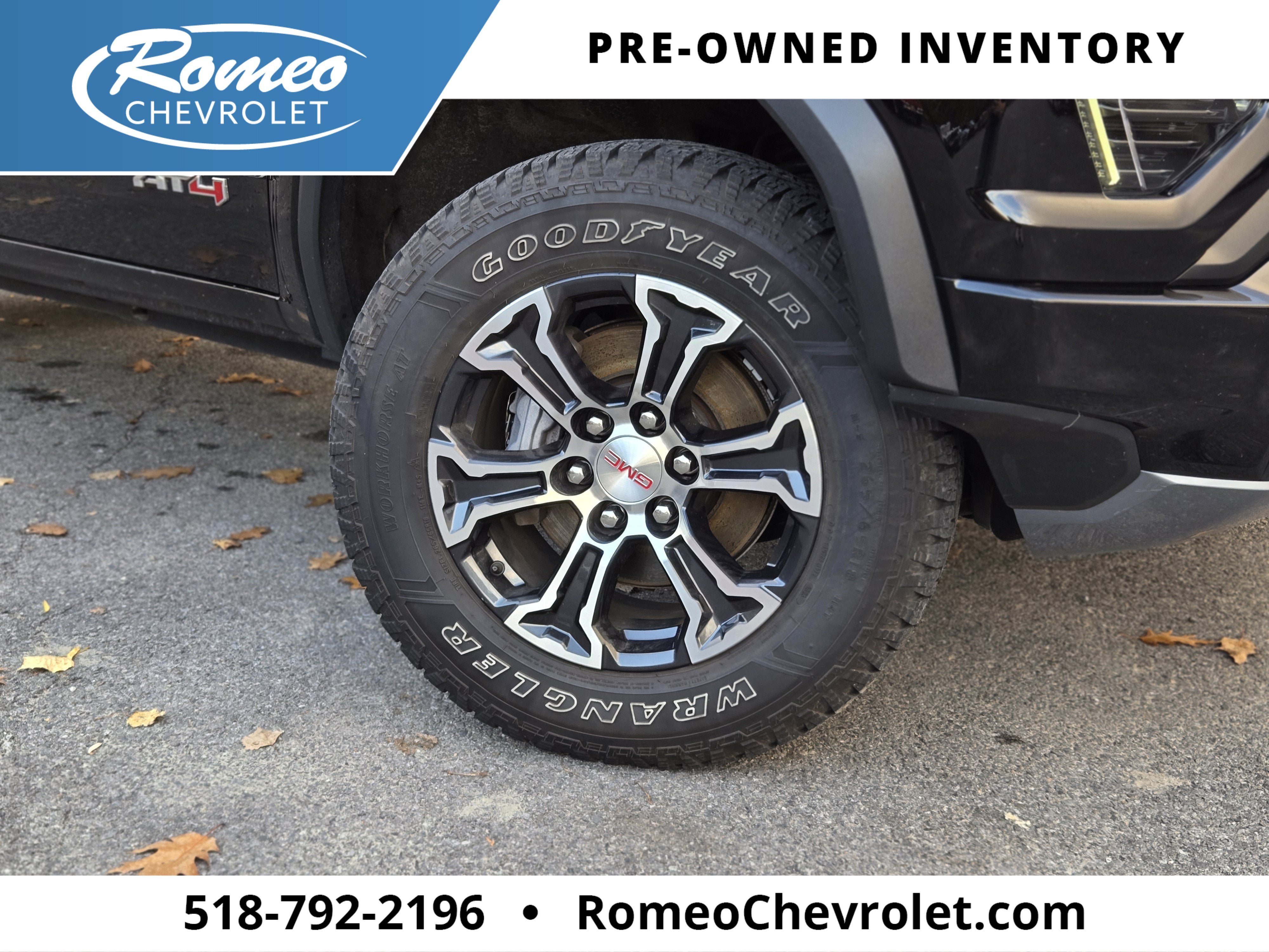 2023 GMC Canyon 4WD AT4