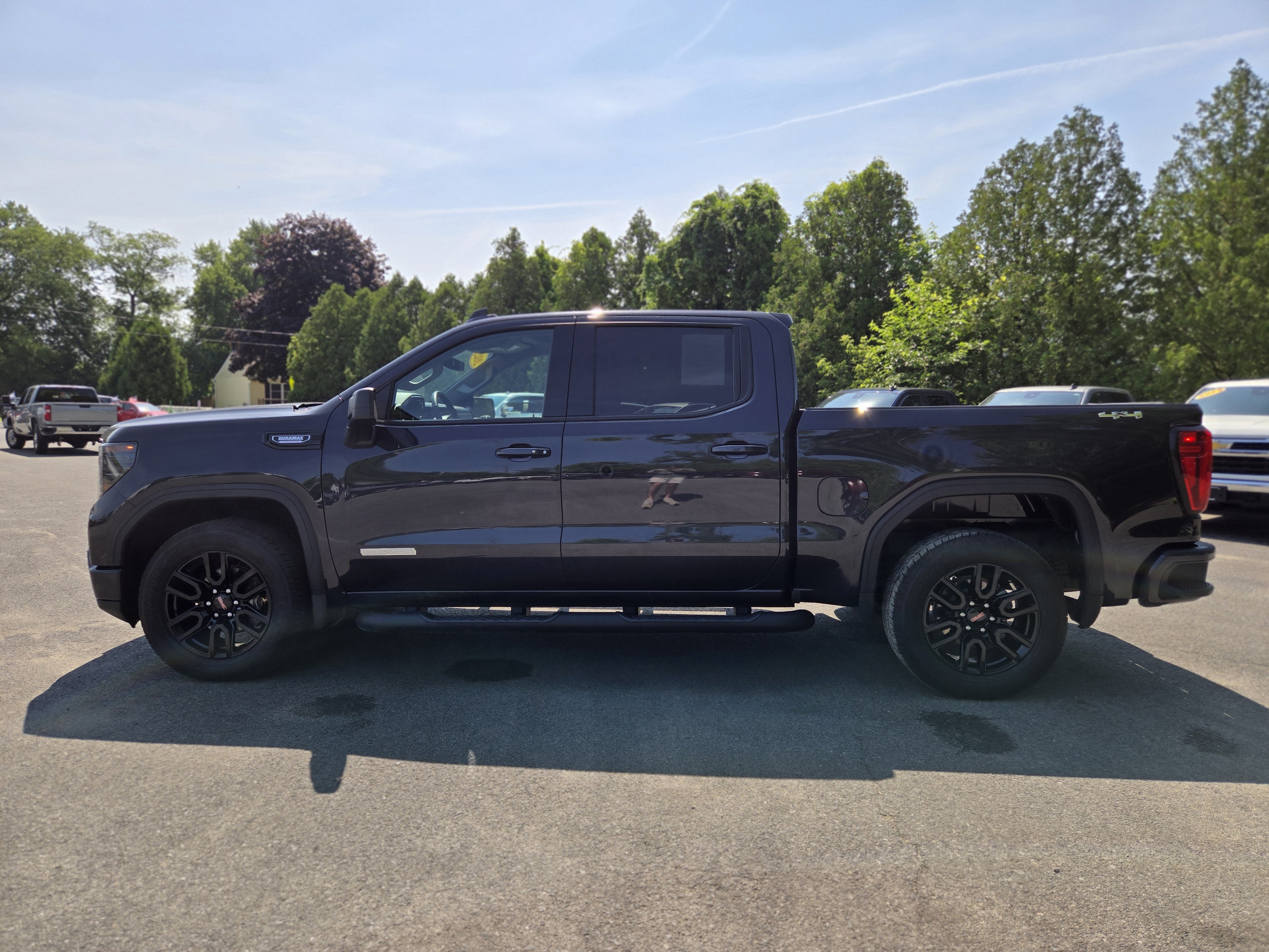2025 GMC Sierra 1500 Elevation