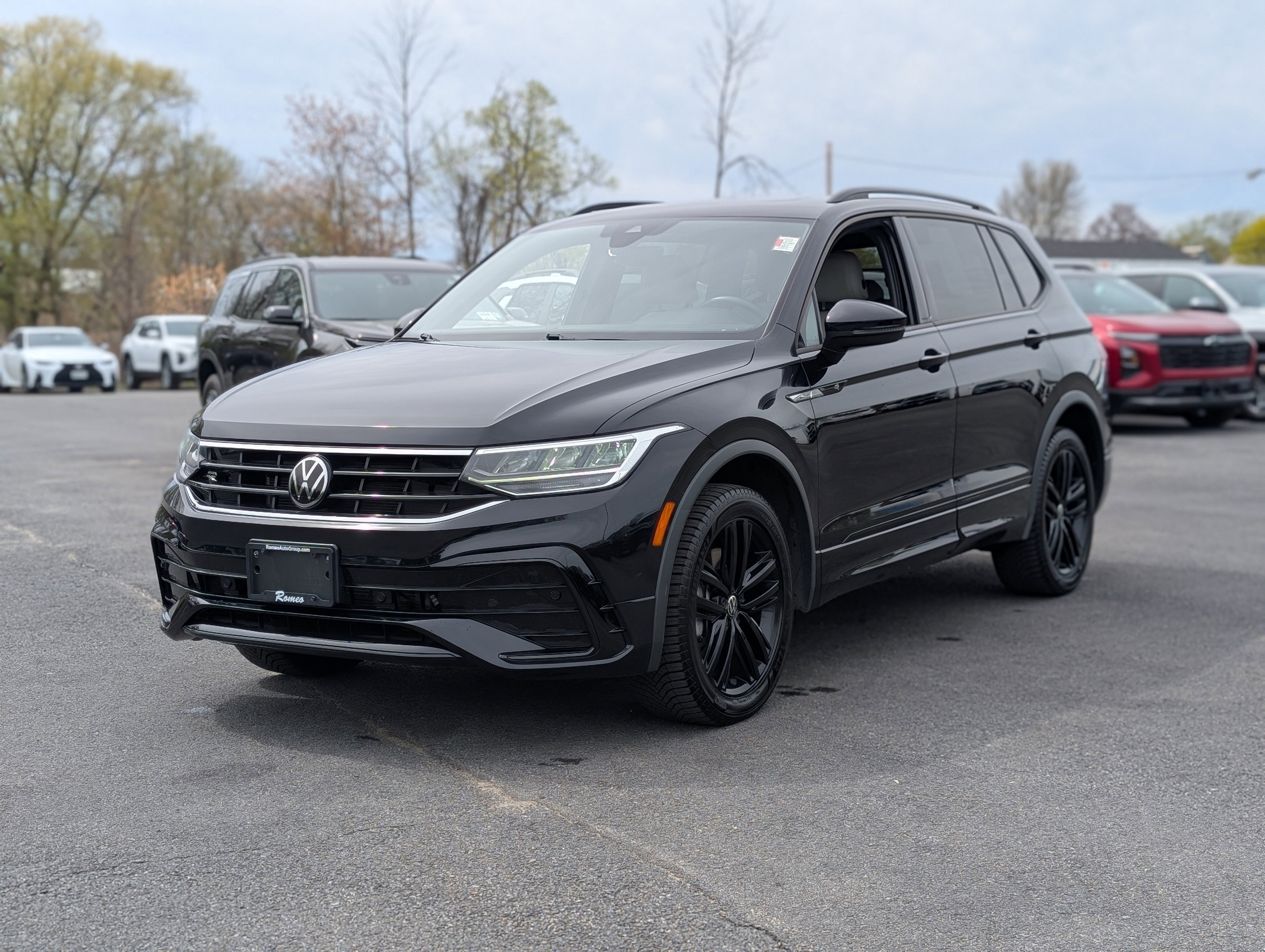 2022 Volkswagen Tiguan 2.0T SE R-Line Black