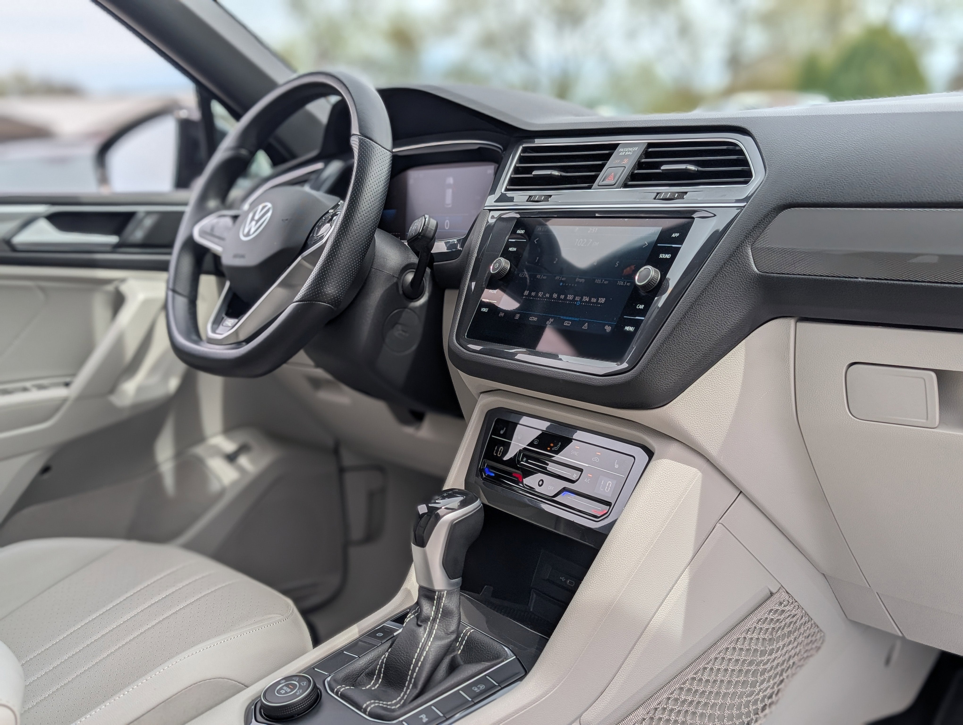 2022 Volkswagen Tiguan 2.0T SE R-Line Black