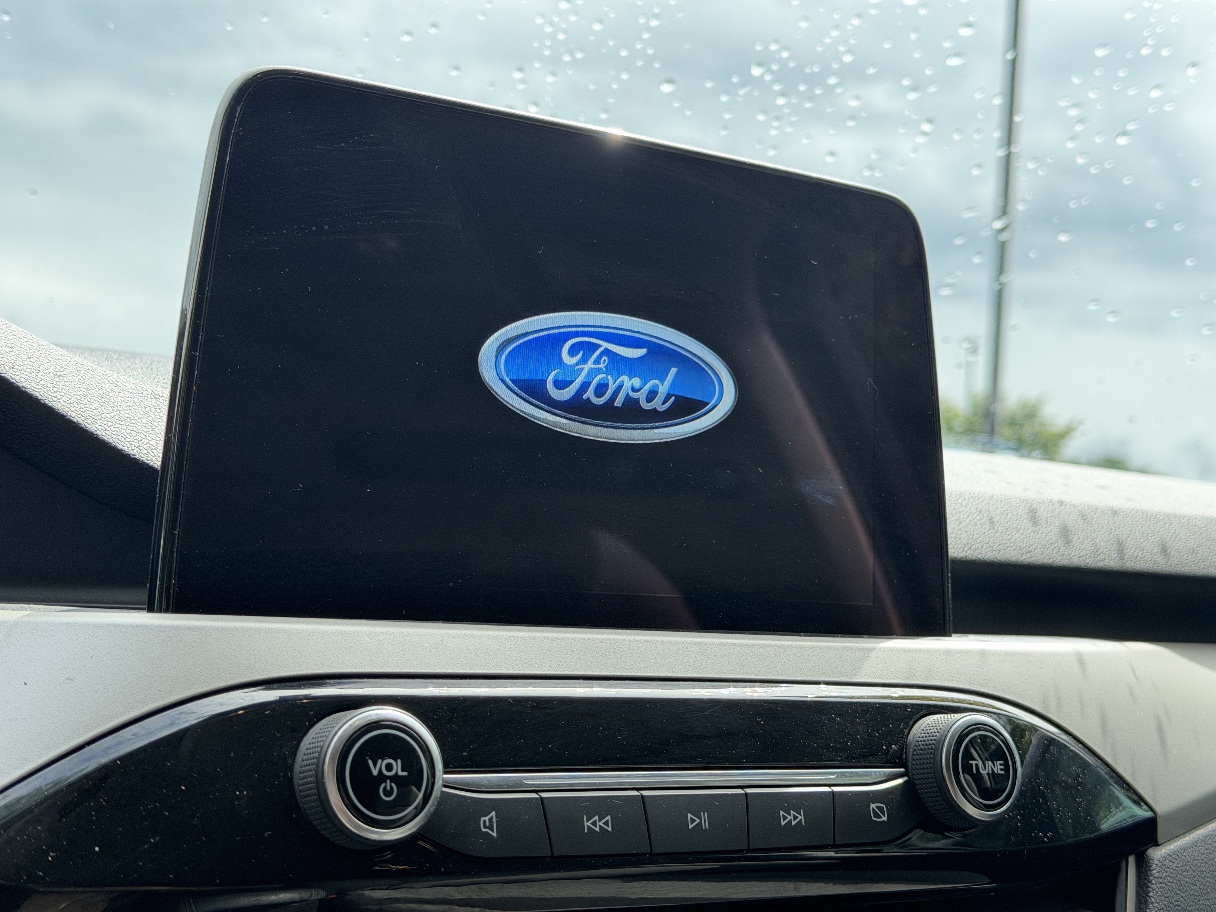 2022 Ford Escape Hybrid SE
