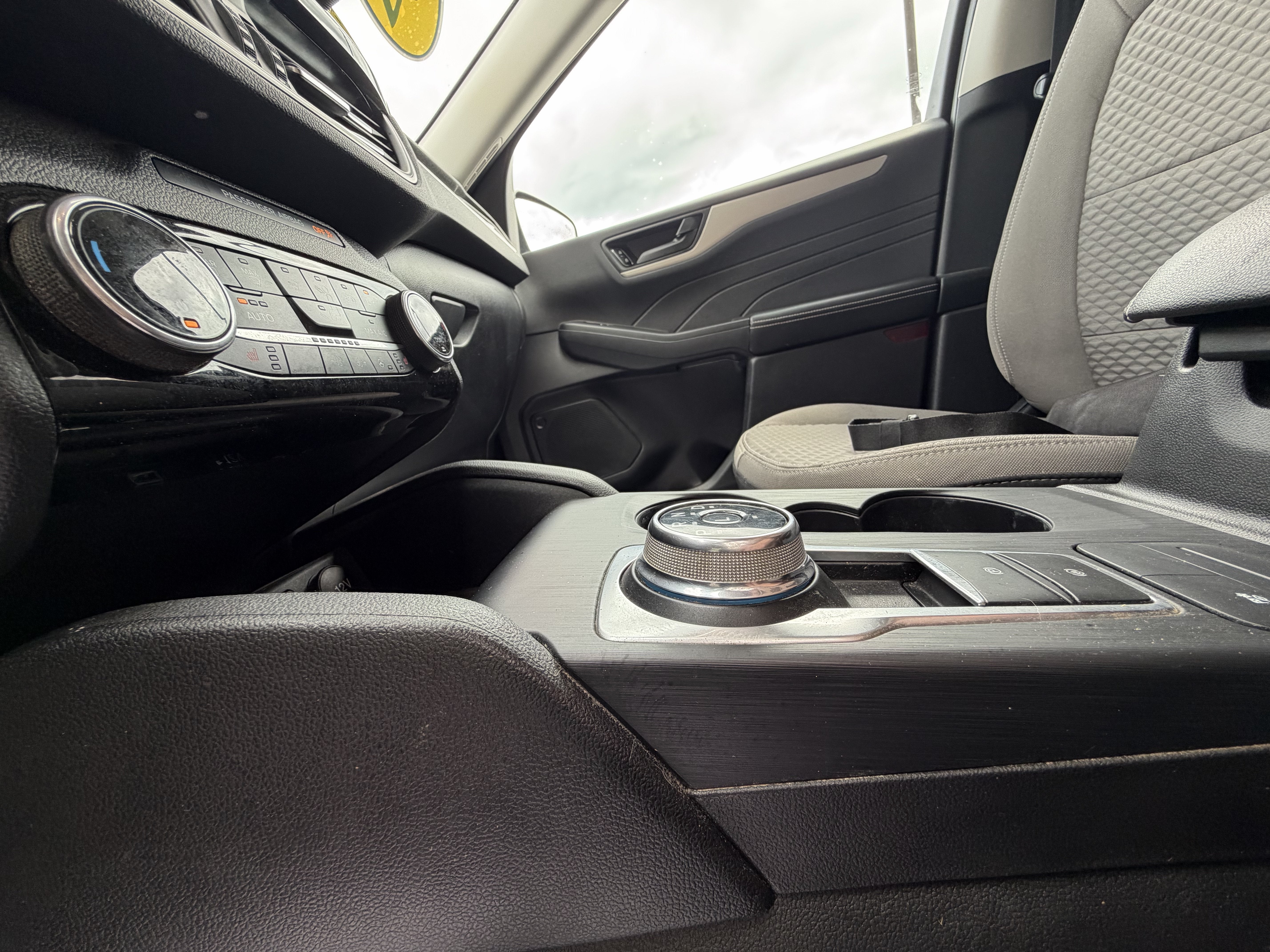 2022 Ford Escape Hybrid SE