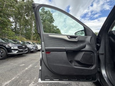 2022 Ford Escape Hybrid SE