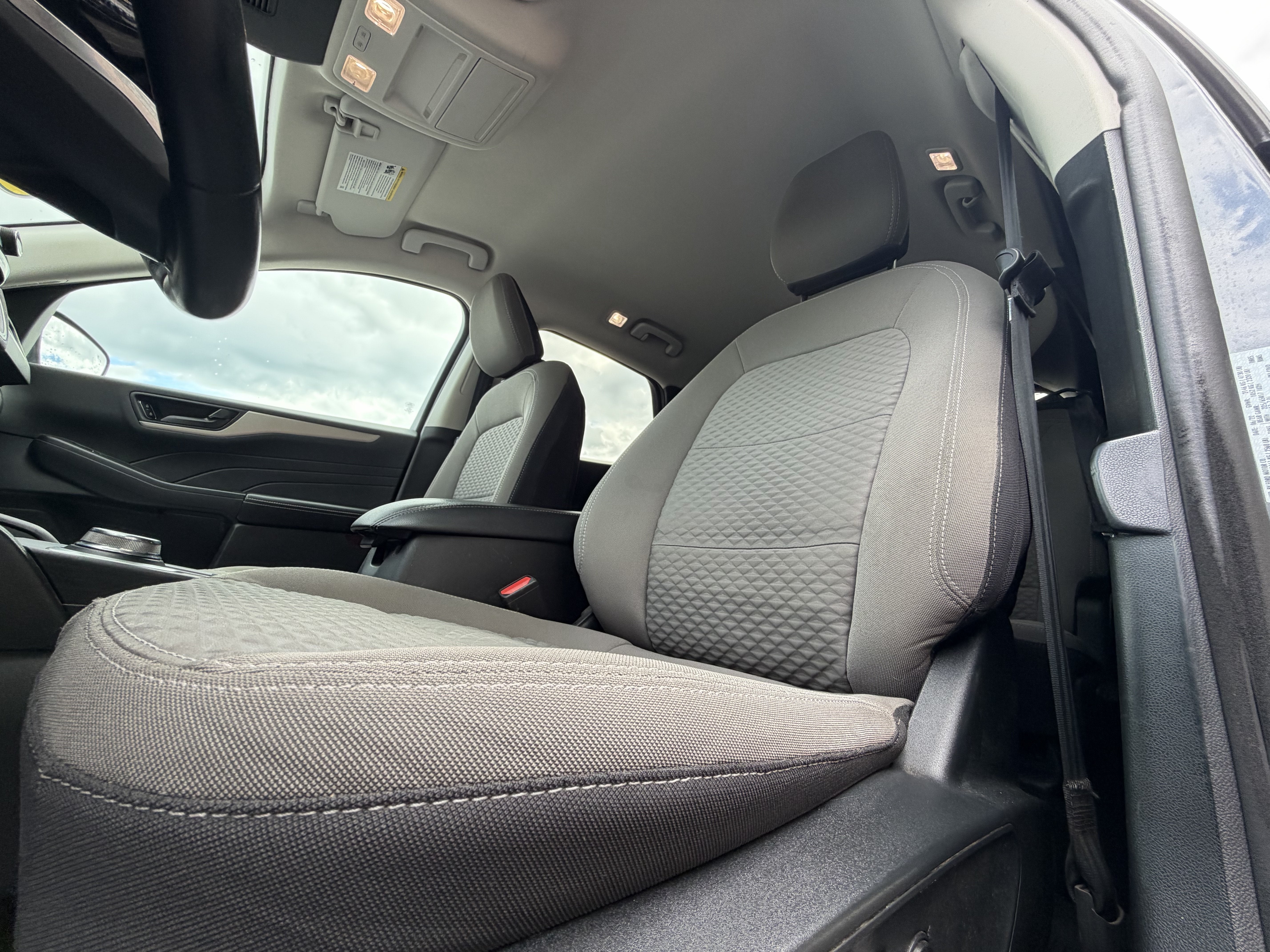 2022 Ford Escape Hybrid SE