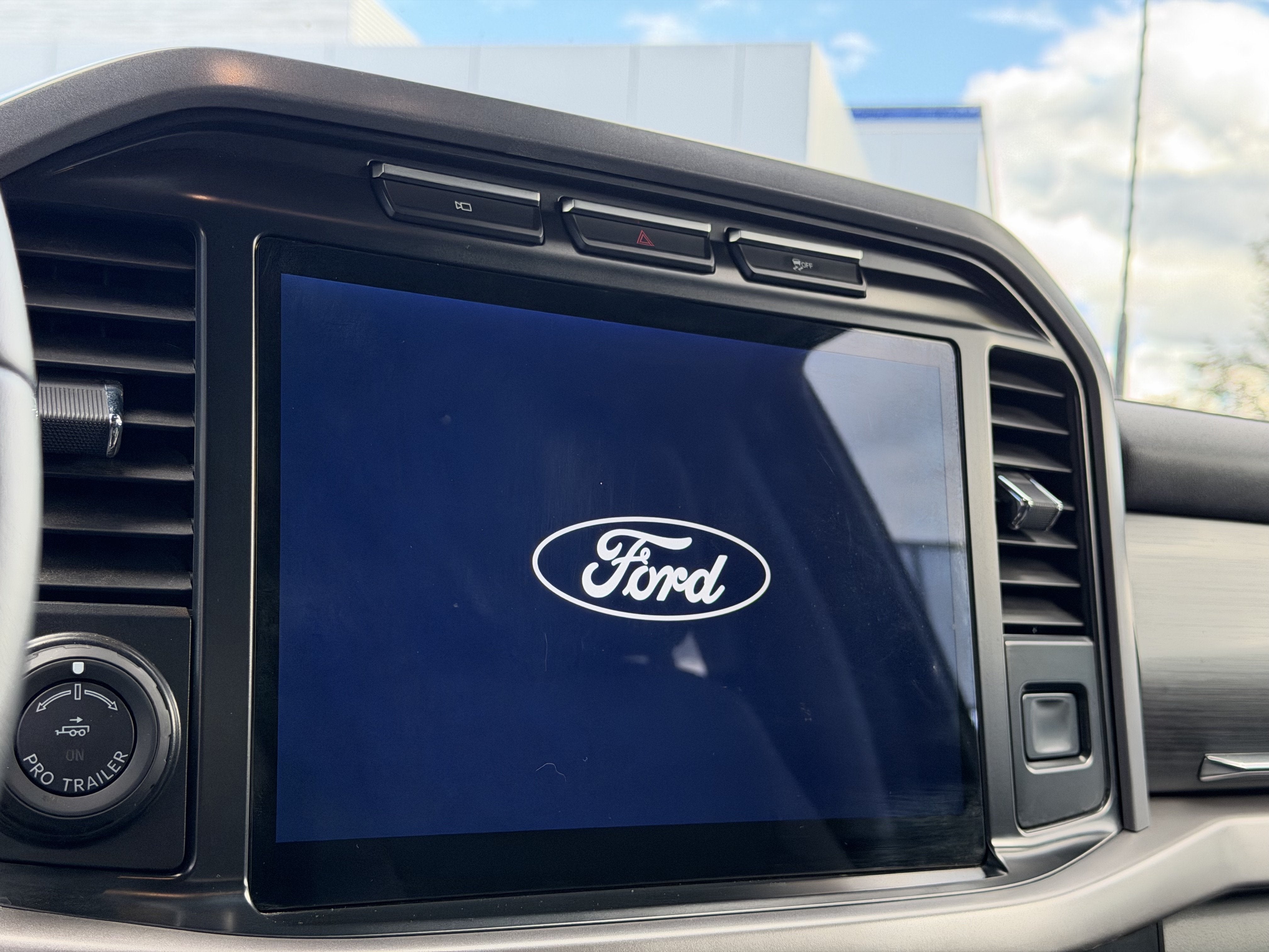 2024 Ford F-150 Lightning XLT