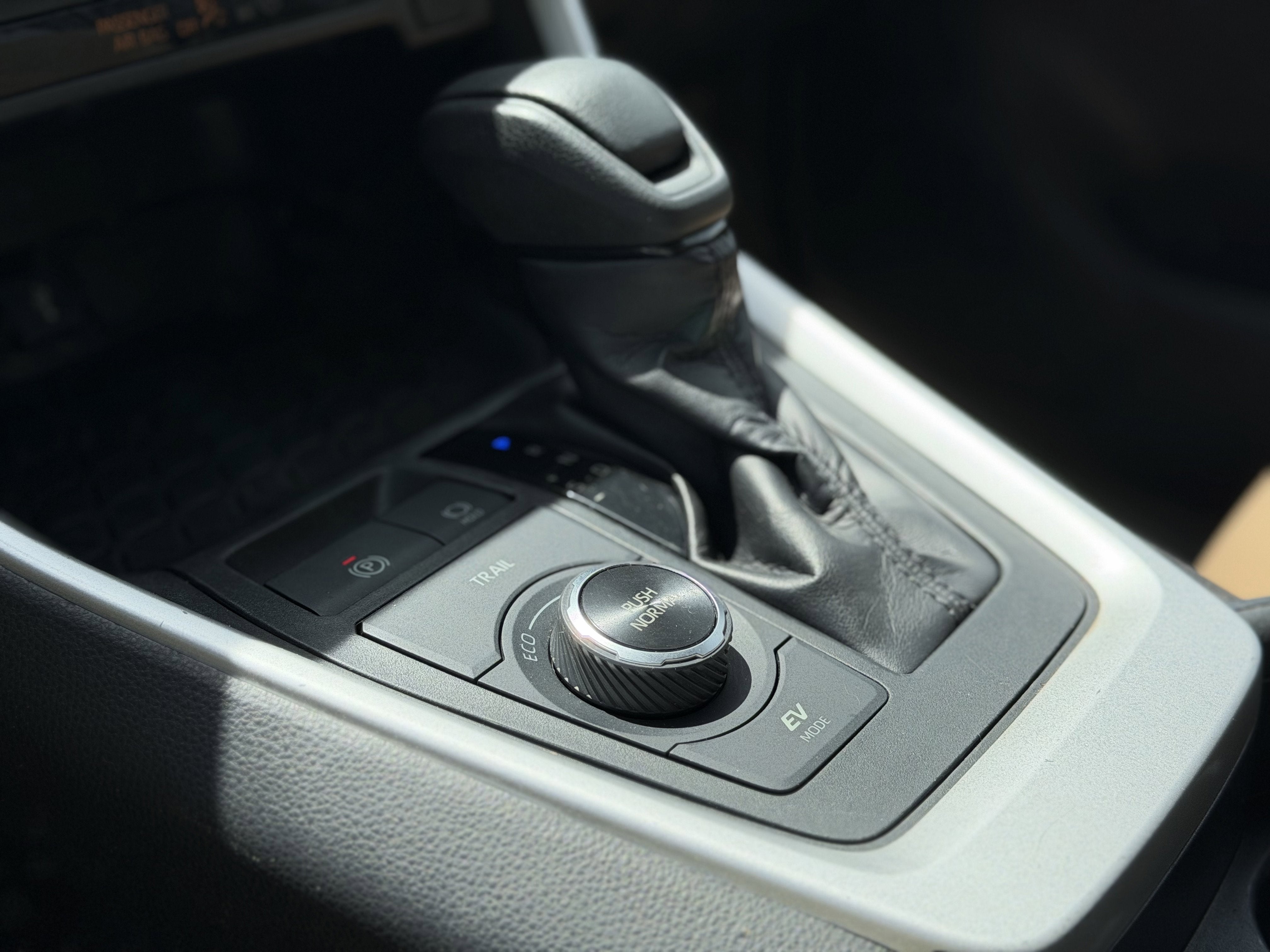 2020 Toyota RAV4 Hybrid LE